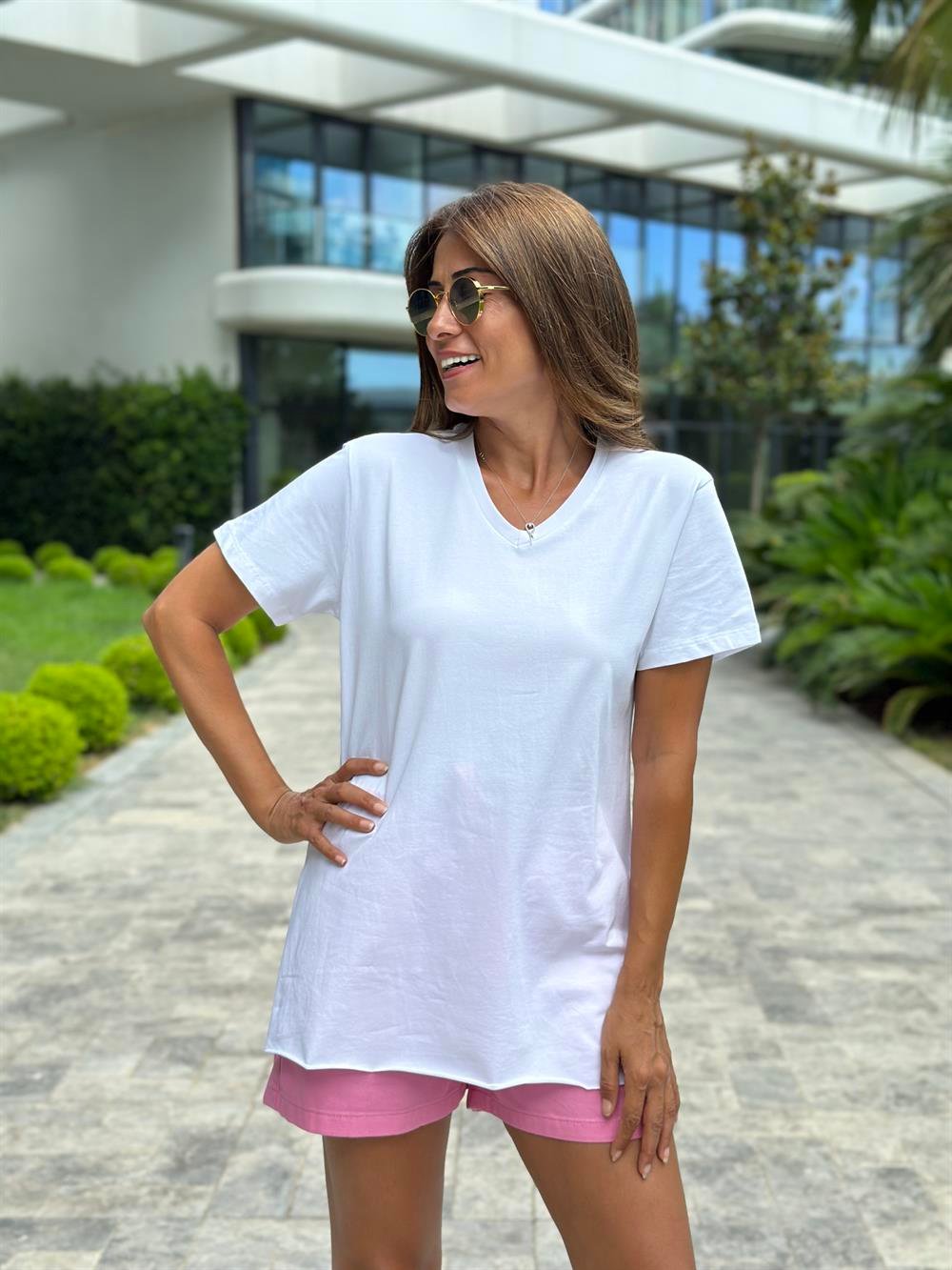 Beyaz Özel Üretim V Yaka Basic Kadın T-shirt