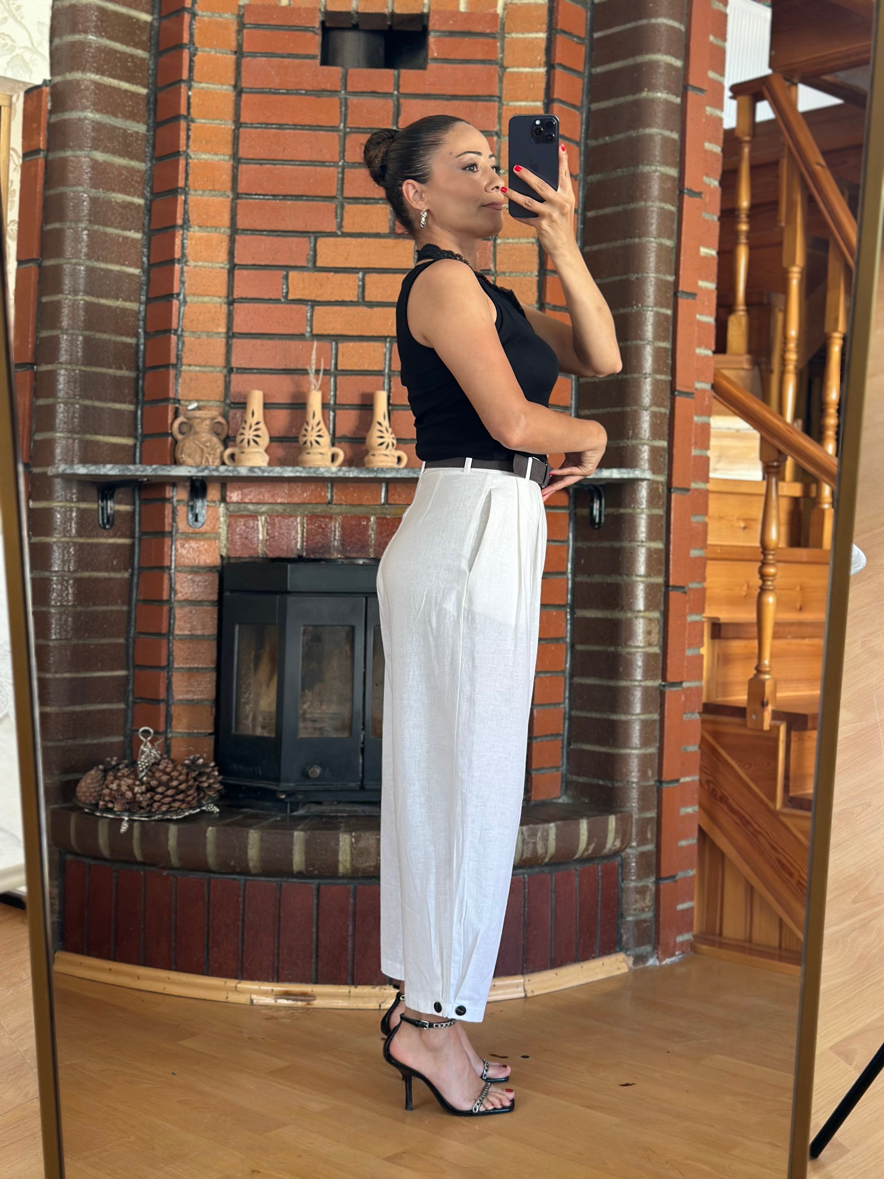 Beyaz Paçası Düğme Detay Kemerli Keten Kadın Pantolon