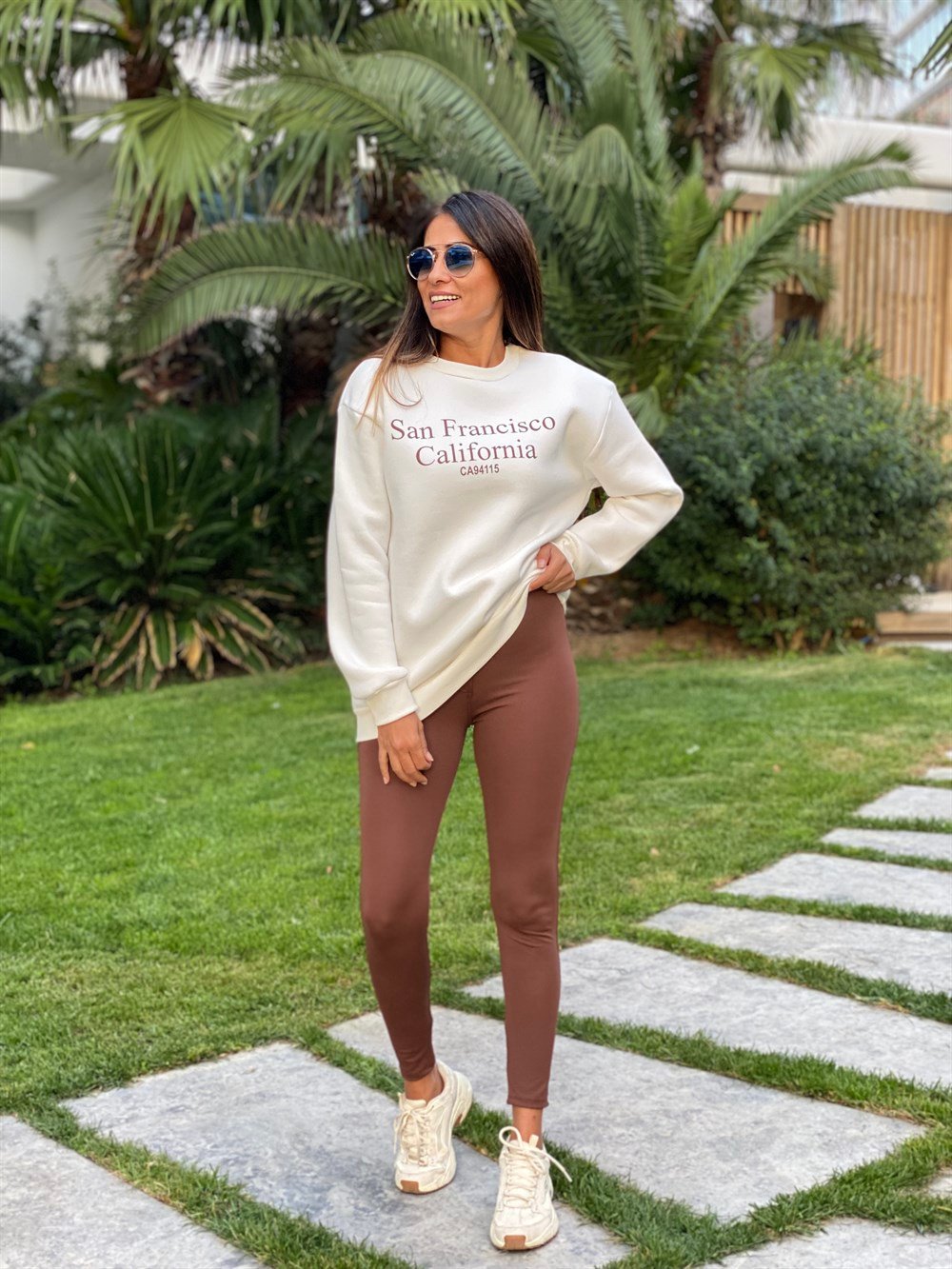Beyaz San Bisiklet Yaka Kadın Sweatshirt