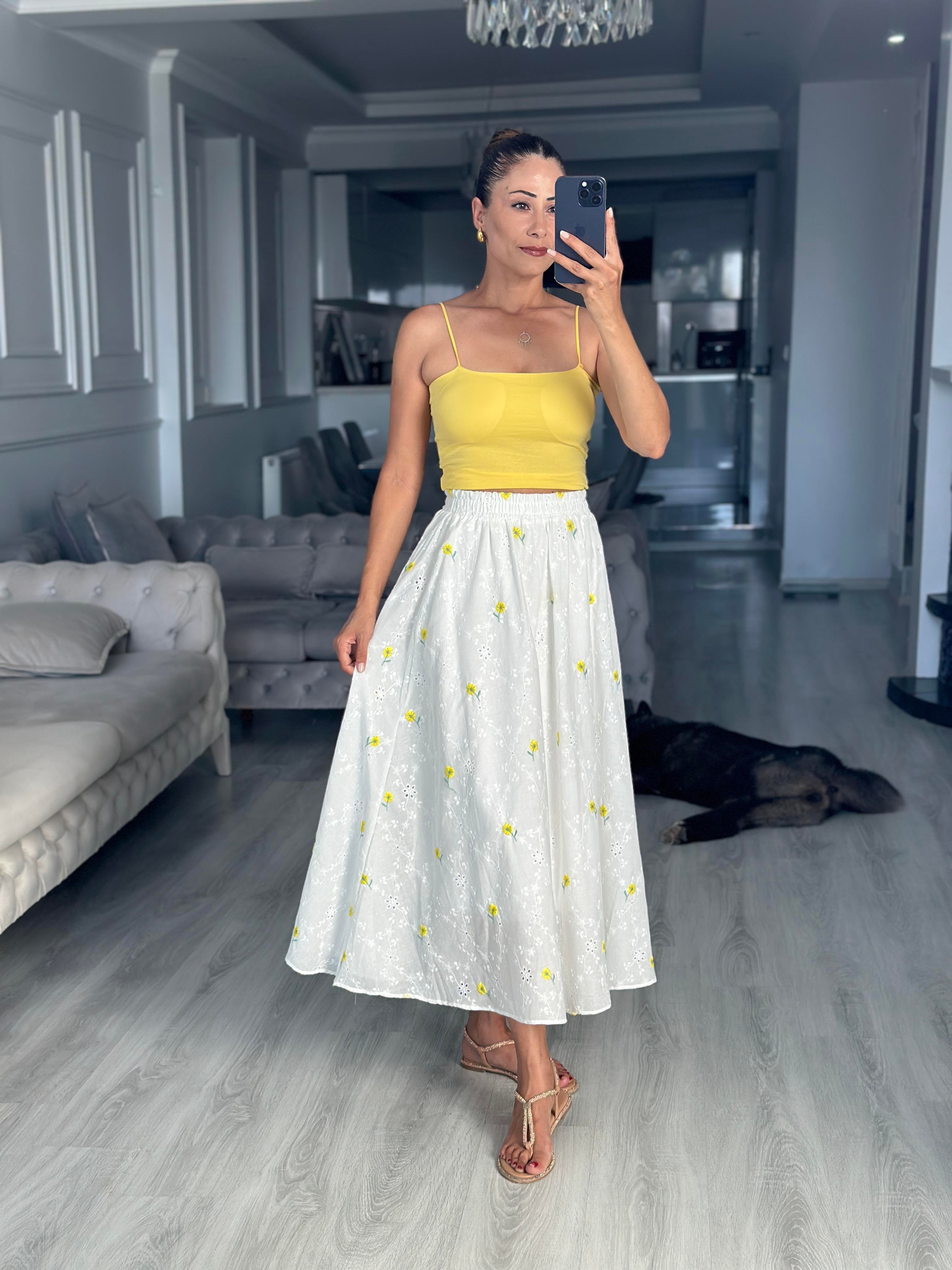 Beyaz Sarı Papatya Nakışlı Fisto Midi Boy Kadın Etek