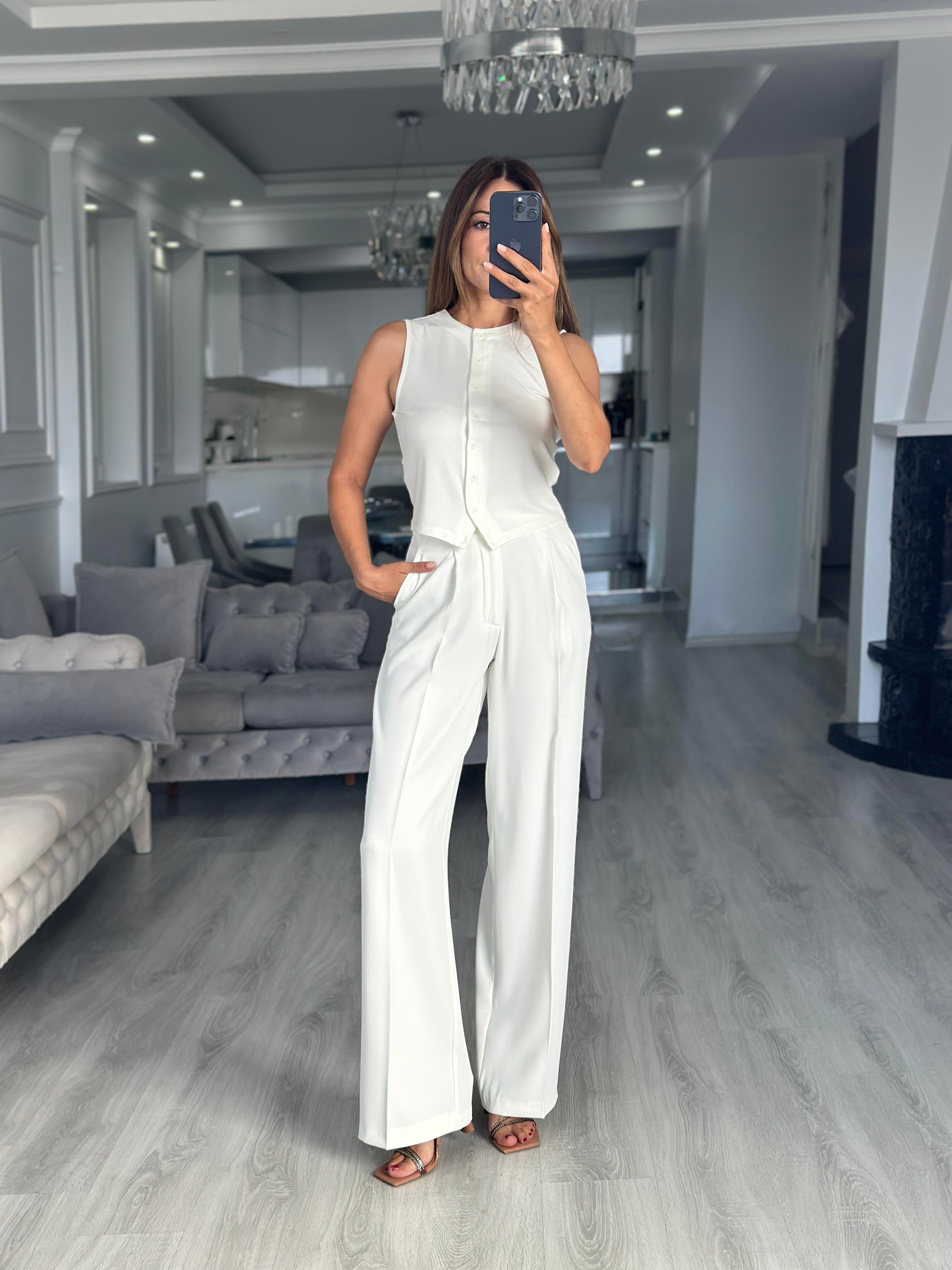 Beyaz Sıfır Kol Düğmeli Bisiklet Yaka Kadın Yelek