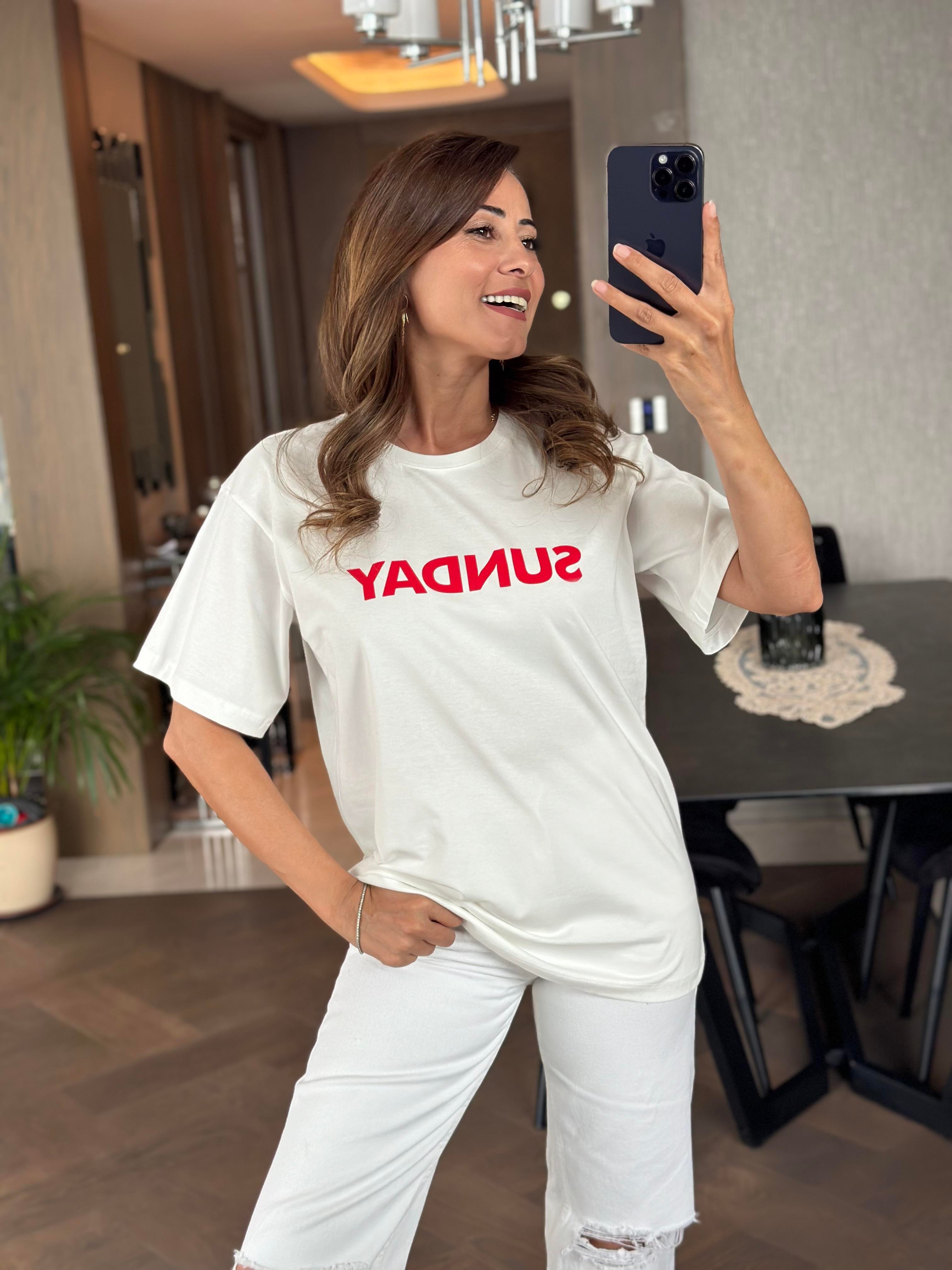 Beyaz Sunday Yazı Baskılı Bisiklet Yaka Oversize T-Shirt