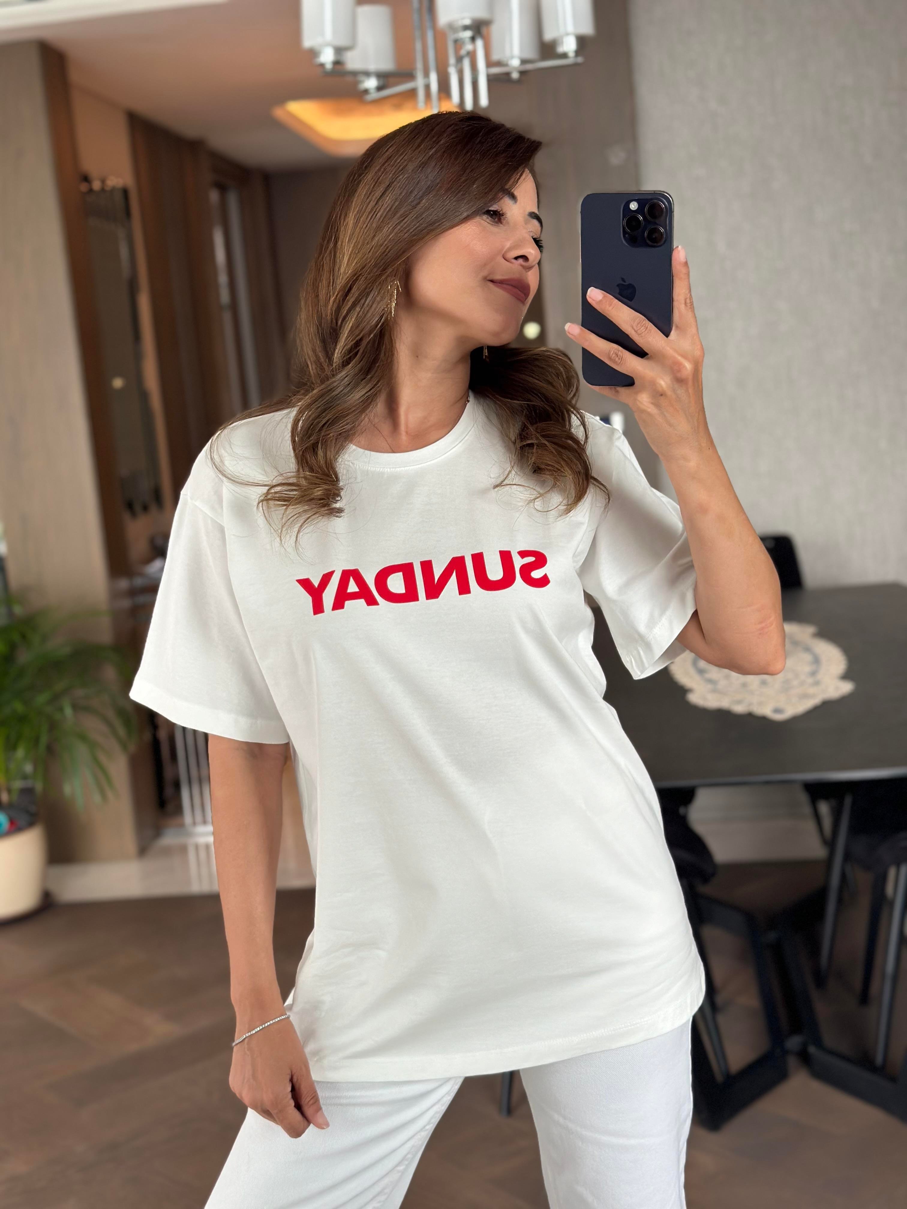 Beyaz Sunday Yazı Baskılı Bisiklet Yaka Oversize T-Shirt