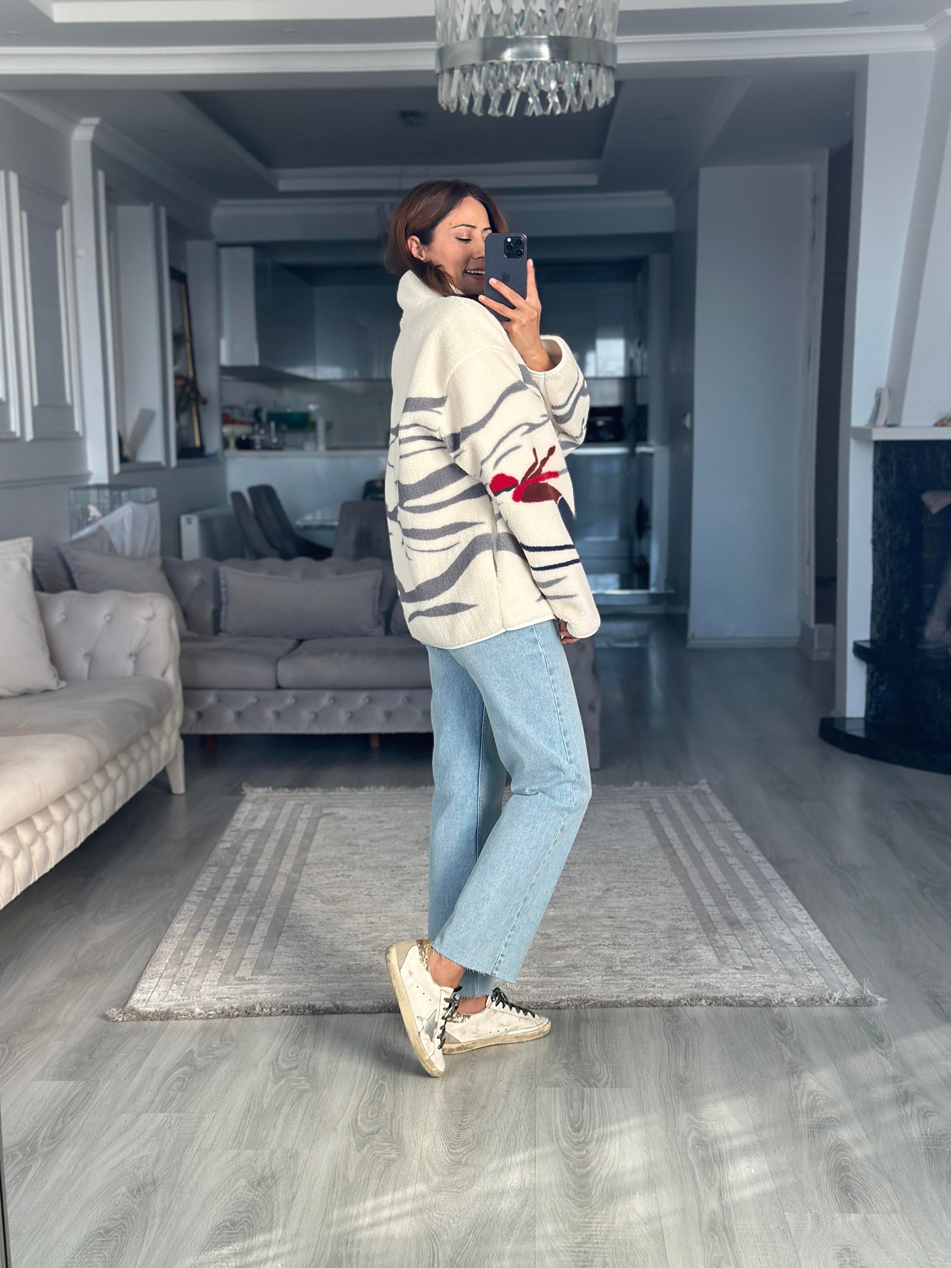 Beyaz Tam Fermuarlı Kayak Desenli  Peluş Kadın Sweatshirt