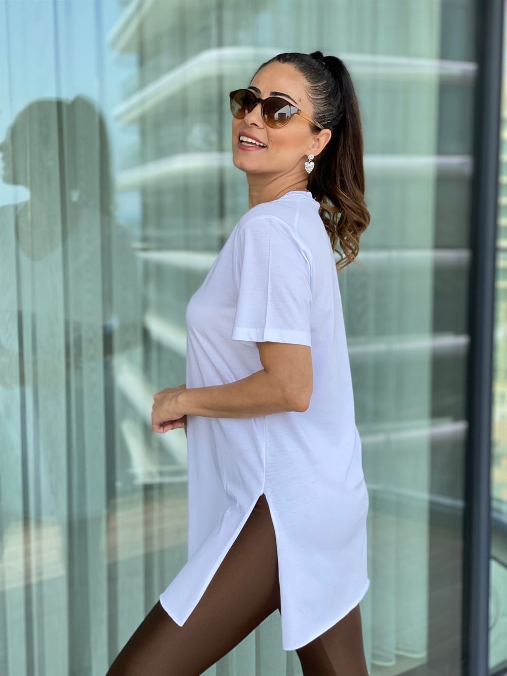 Beyaz  V Yaka Basic T-Shirt 