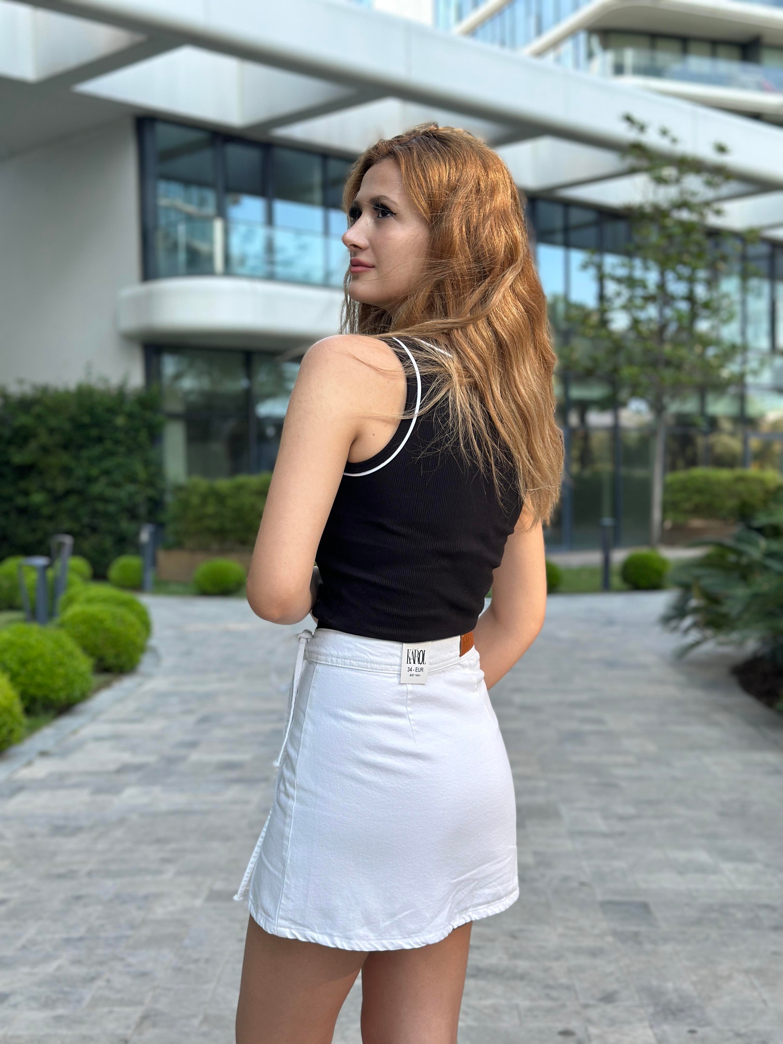 Beyaz Yanı Bağcık Detay Mini Kadın Jean Etek
