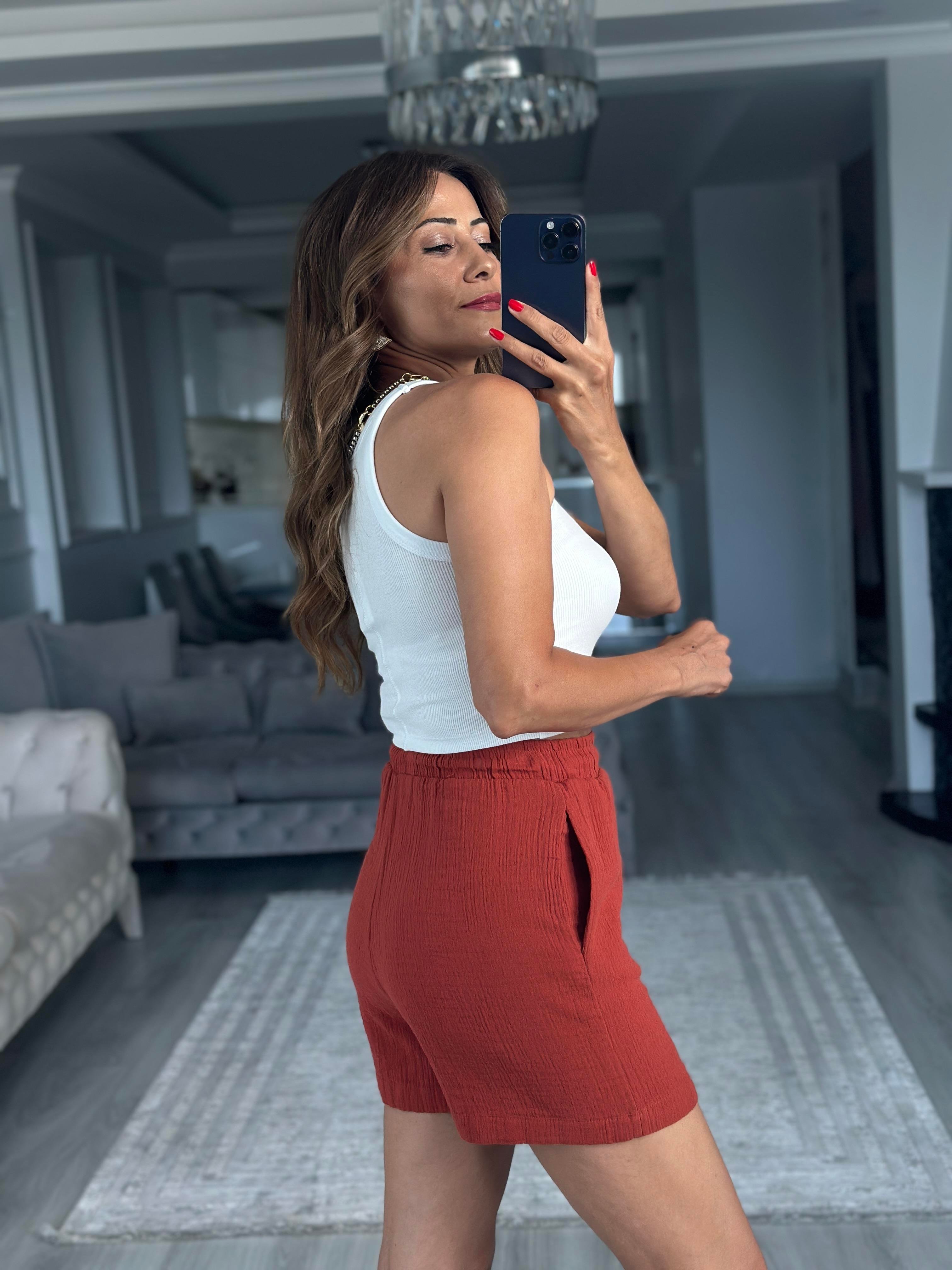 Beyaz Yüzücü Yaka Crop Top Kadın Body