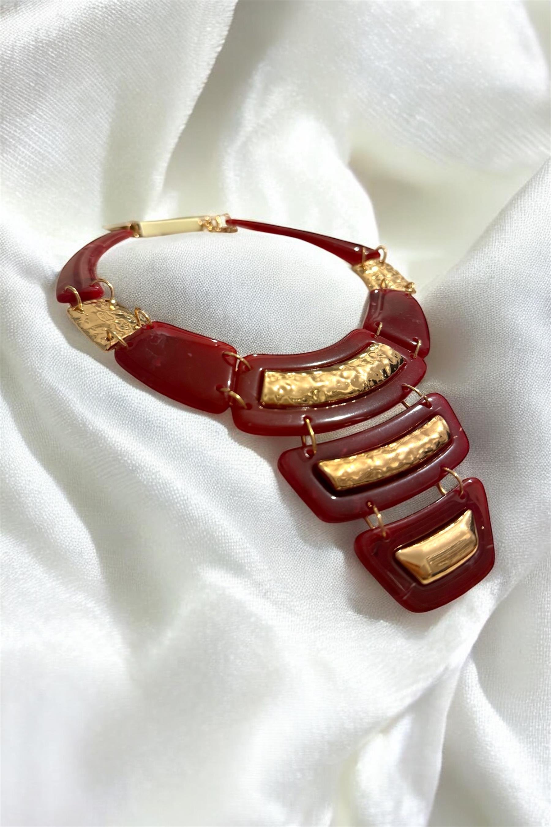 Bordo Ezme Plaka Detaylı Kadın Kolye