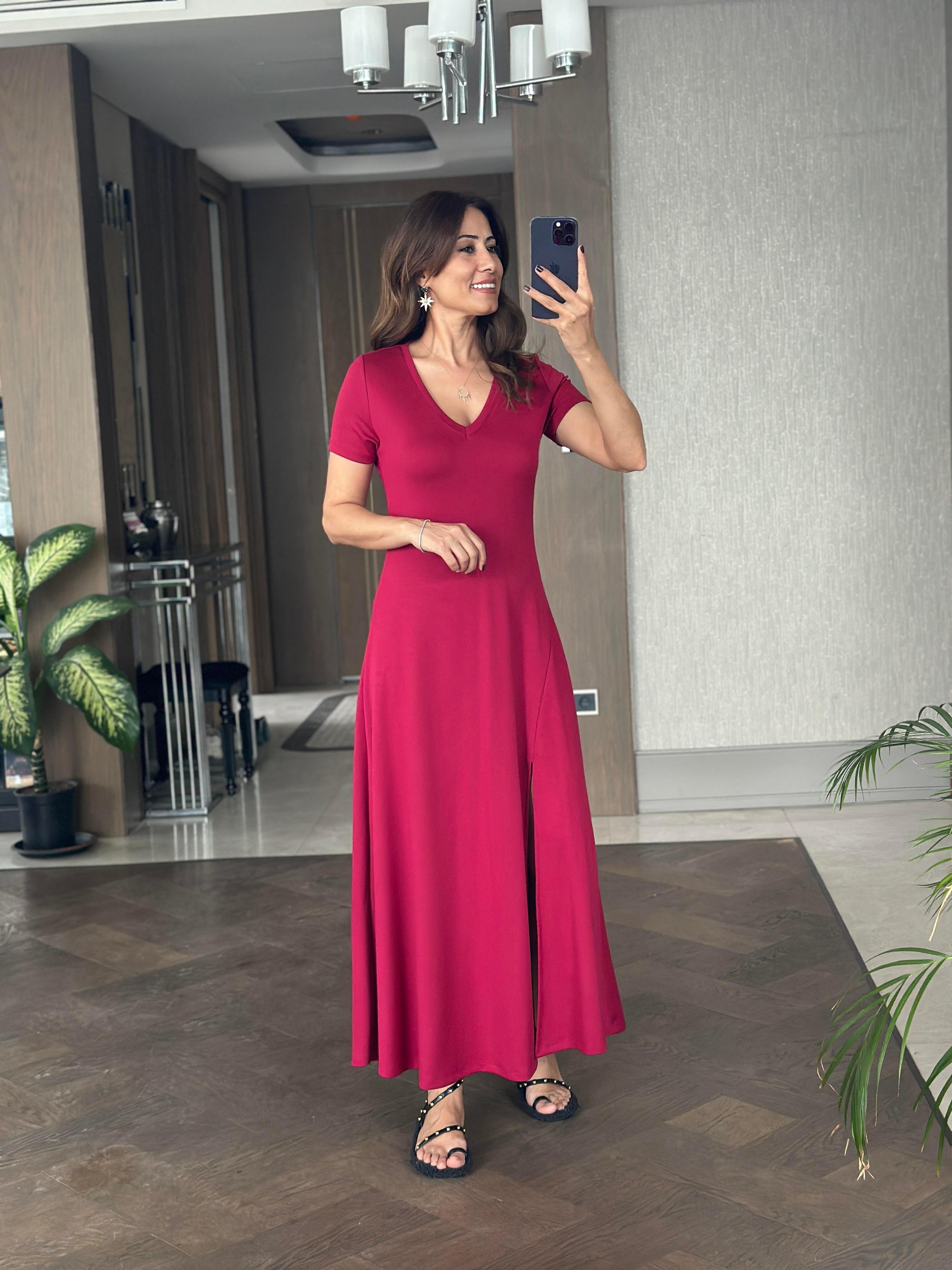 Bordo Kısa Kol V Yaka Önü Yırtmaçlı Modal Kadın Midi Boy Elbise 