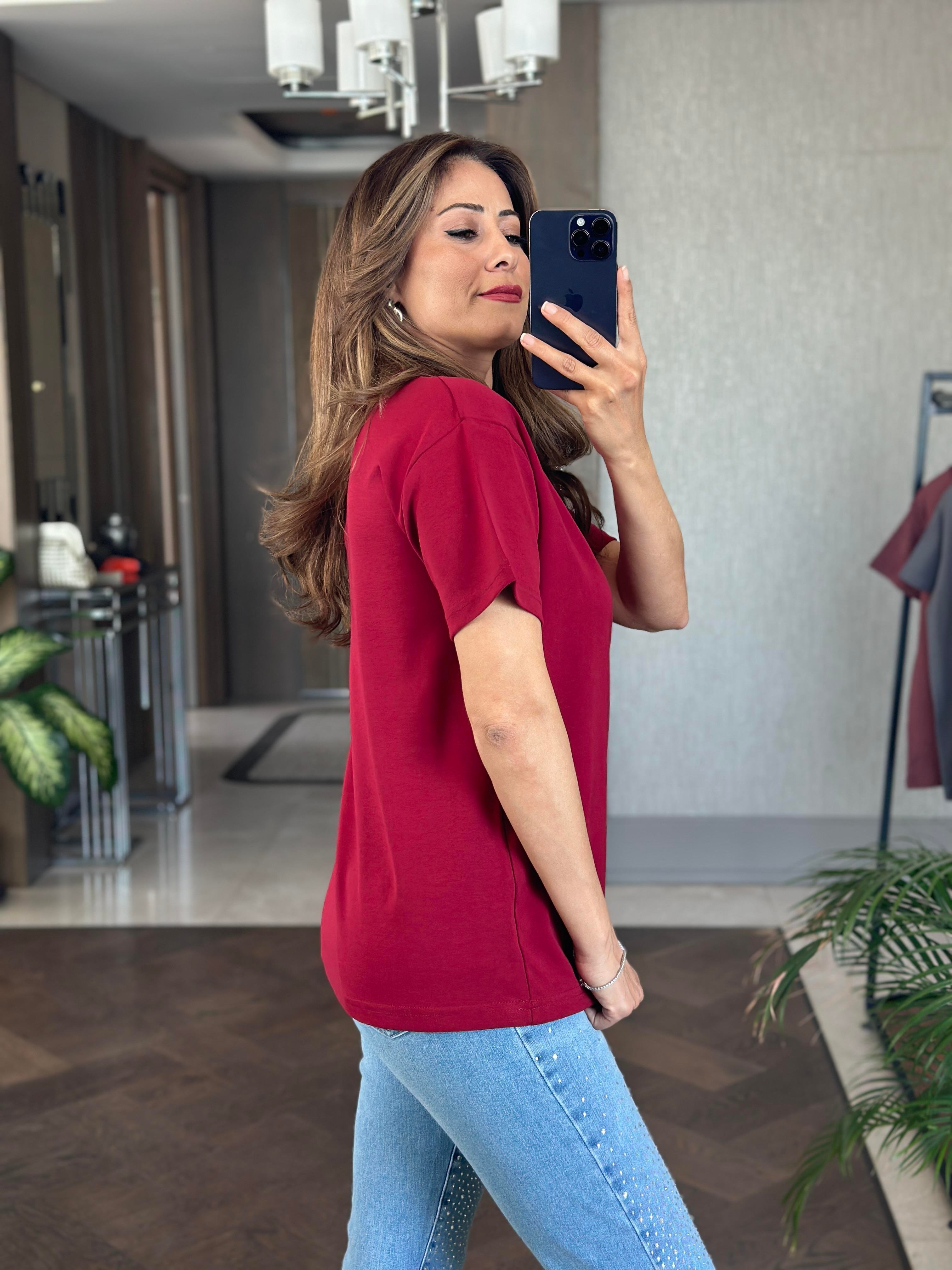Bordo Önü Kabartma Yazı Nakışlı Bisiklet Yaka Kısa Kol Kadın T-Shirt