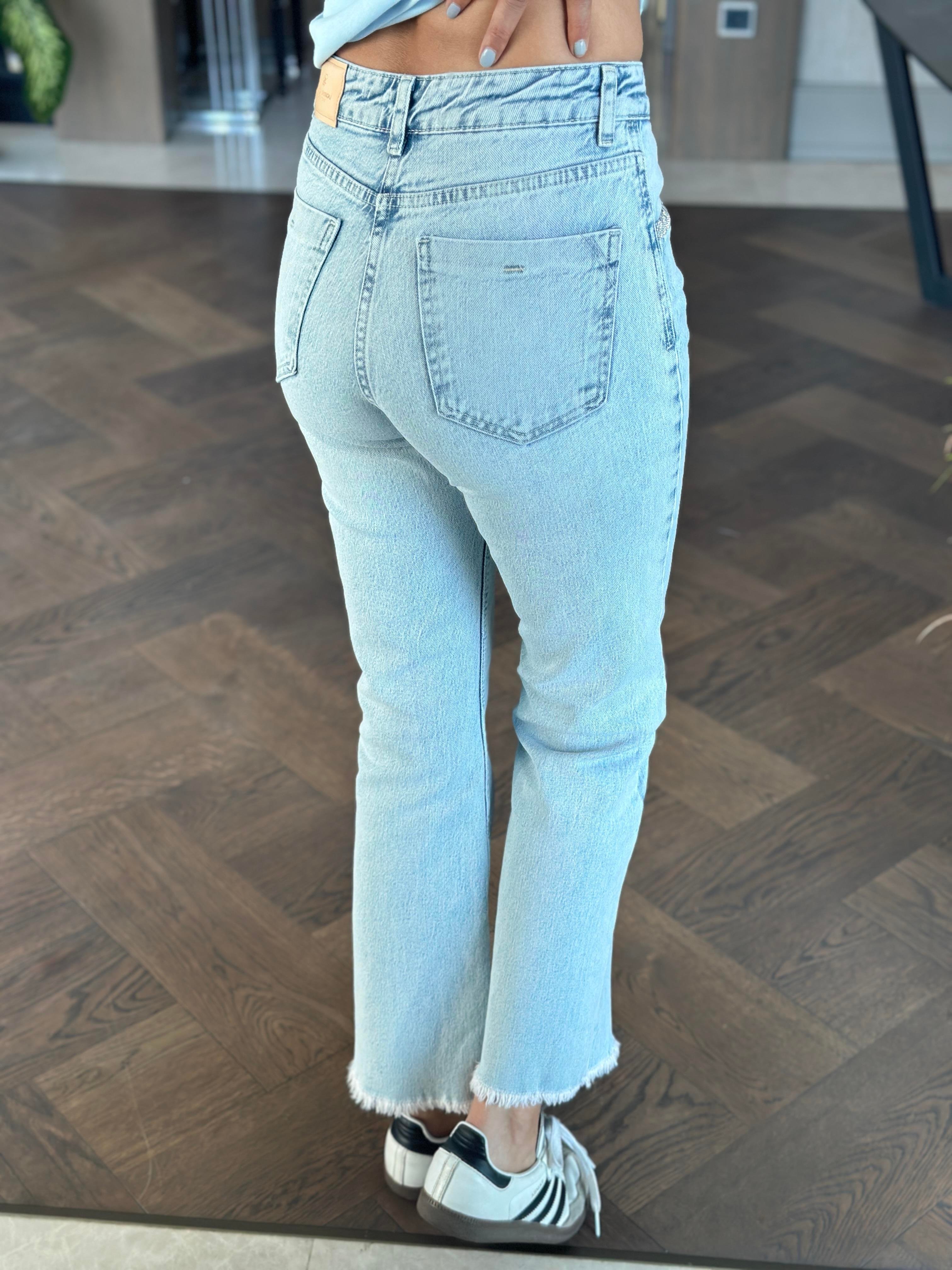 Buz Mavi Cebi Taşlı Flare Kadın Jean Pantolon