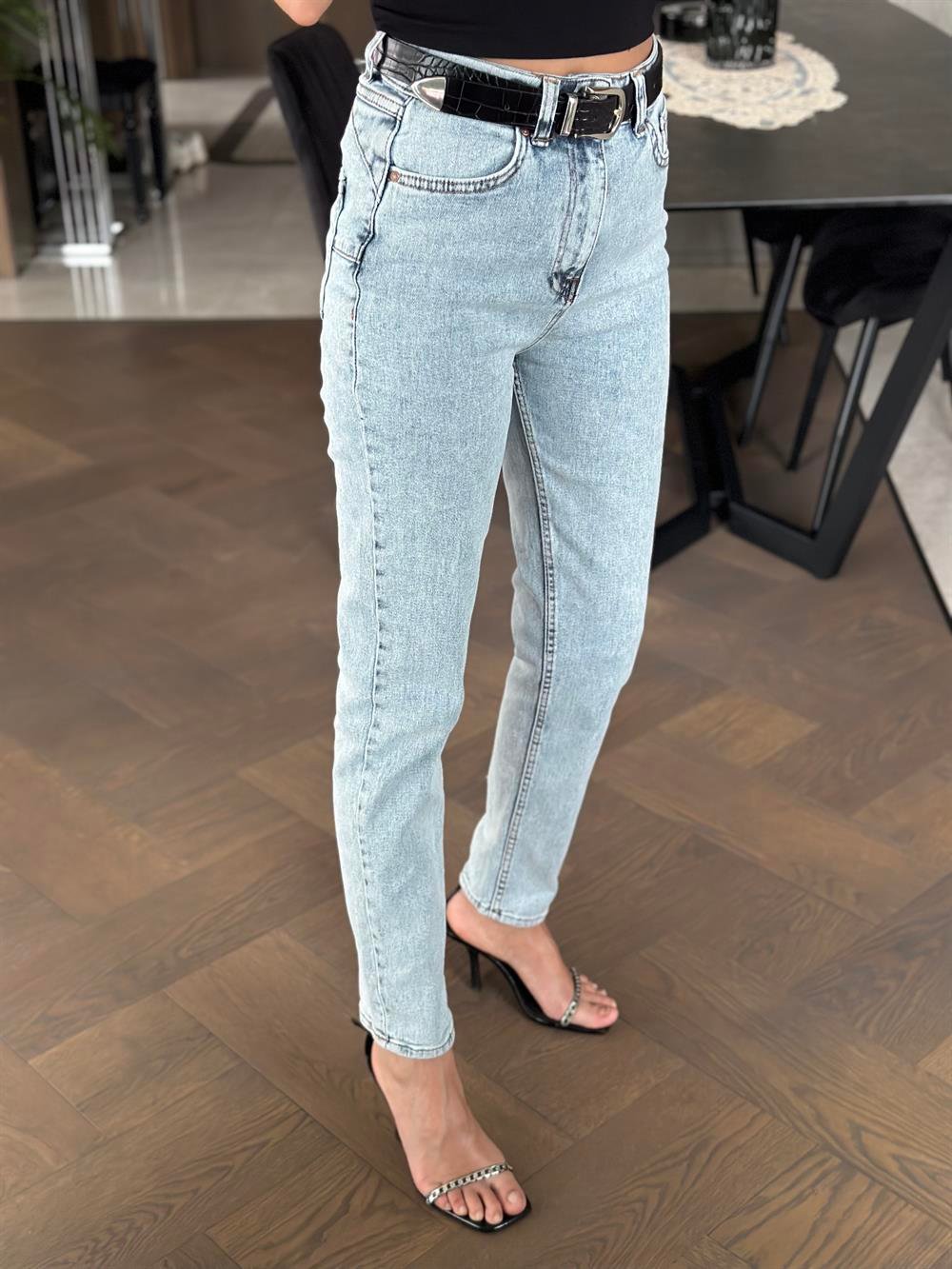 Buz Mavi Karol Push Up Mom Kadın Jean