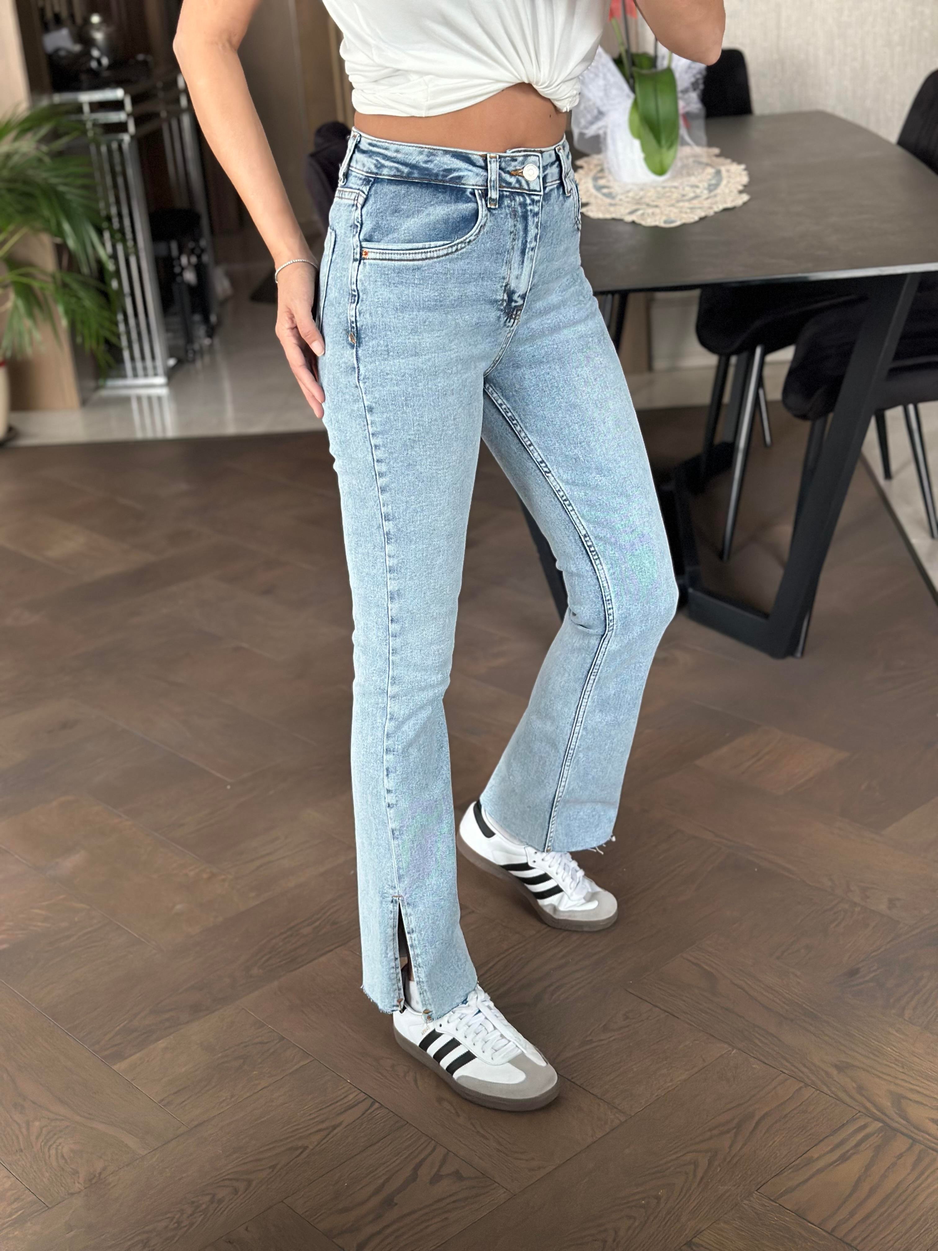 Buz Mavi  Paçası Yırtmaçlı Flare Jean Pantolon