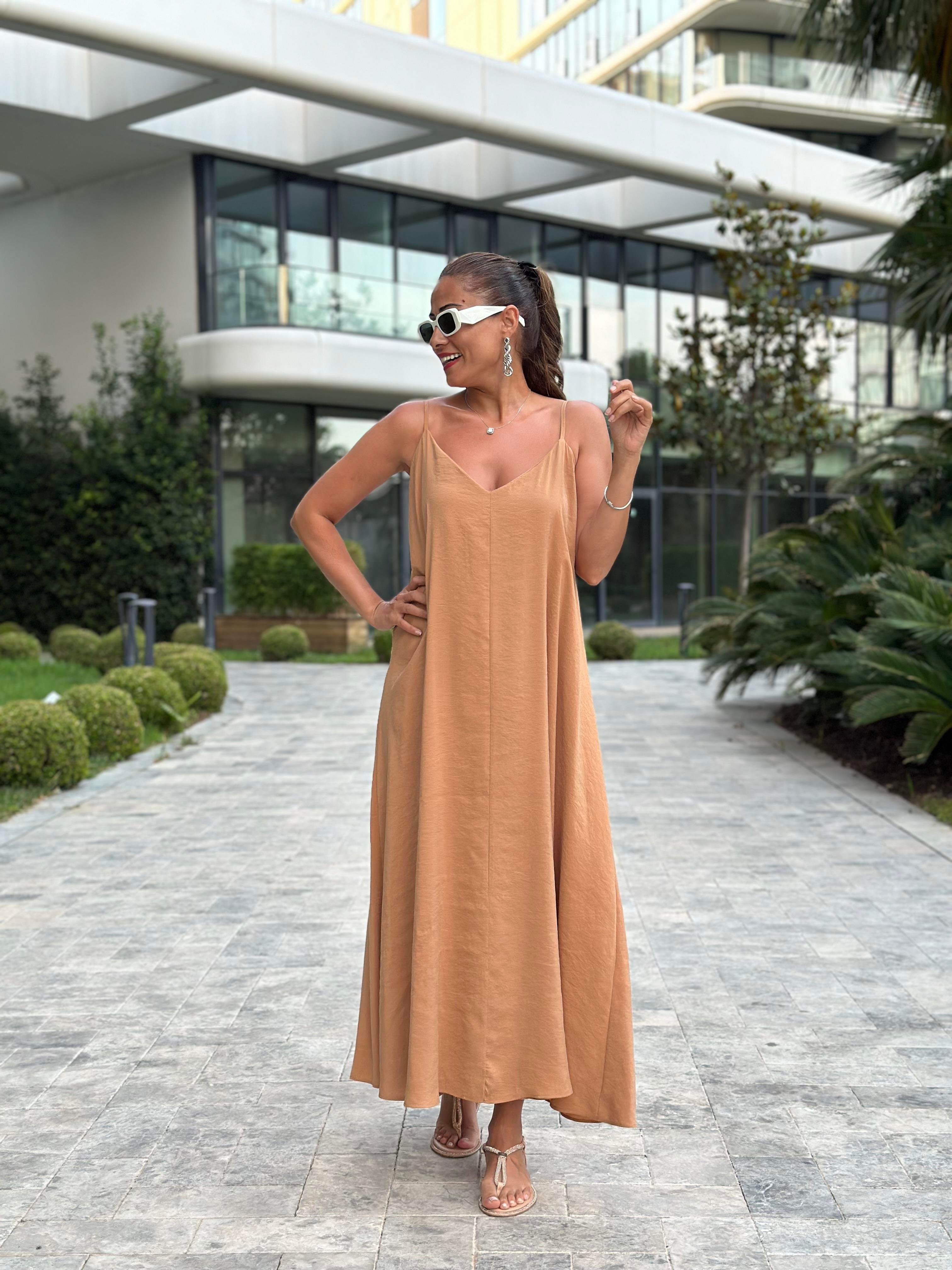 Camel Ayarlanabilir Askılı V Yaka Tnsel Maksi Boy Kadın Elbise