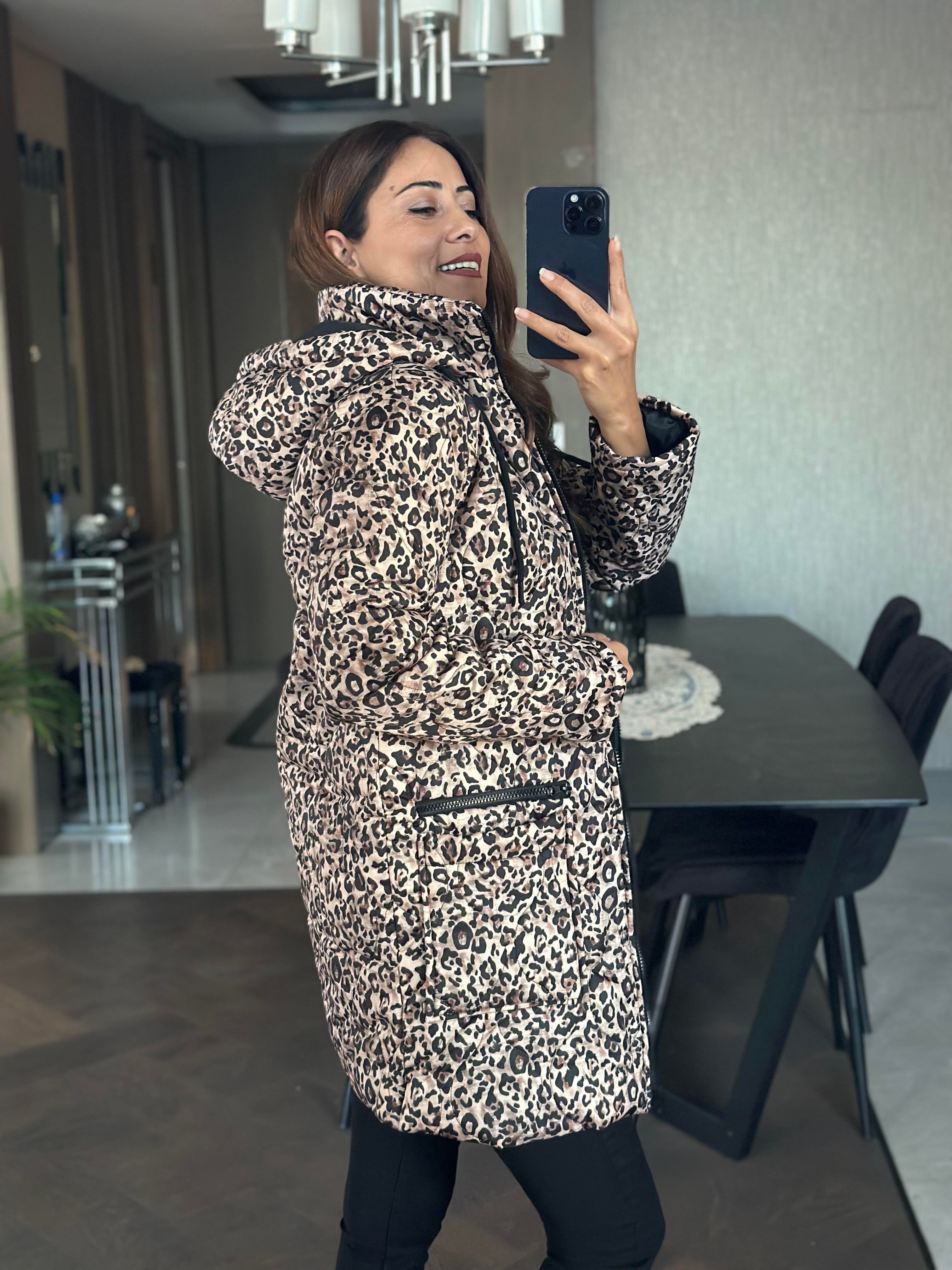 Camel Kapitone Leopar Desen Kapüşonlu Cebi Fermuar Detay Kadın Mont