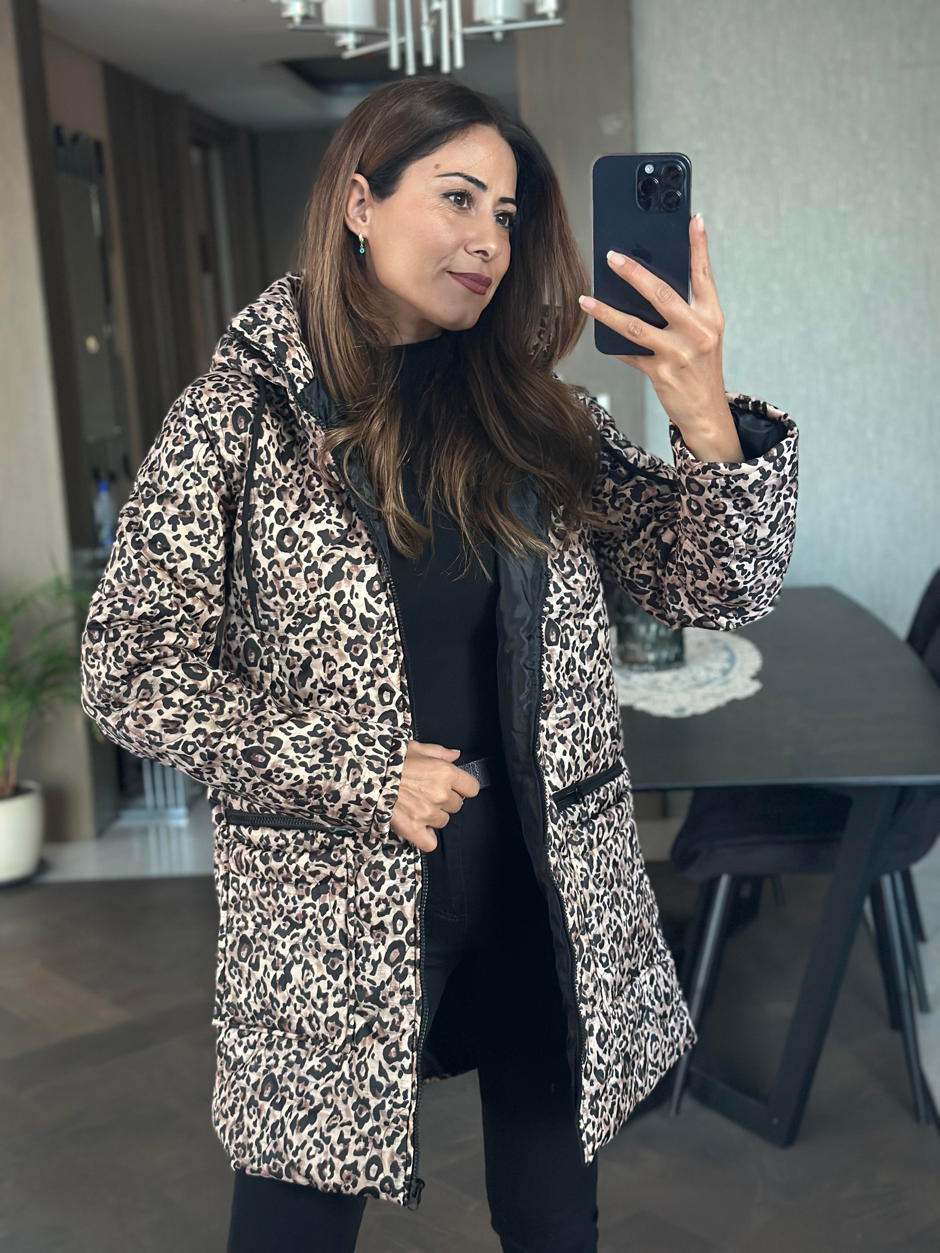 Camel Kapitone Leopar Desen Kapüşonlu Cebi Fermuar Detay Kadın Mont
