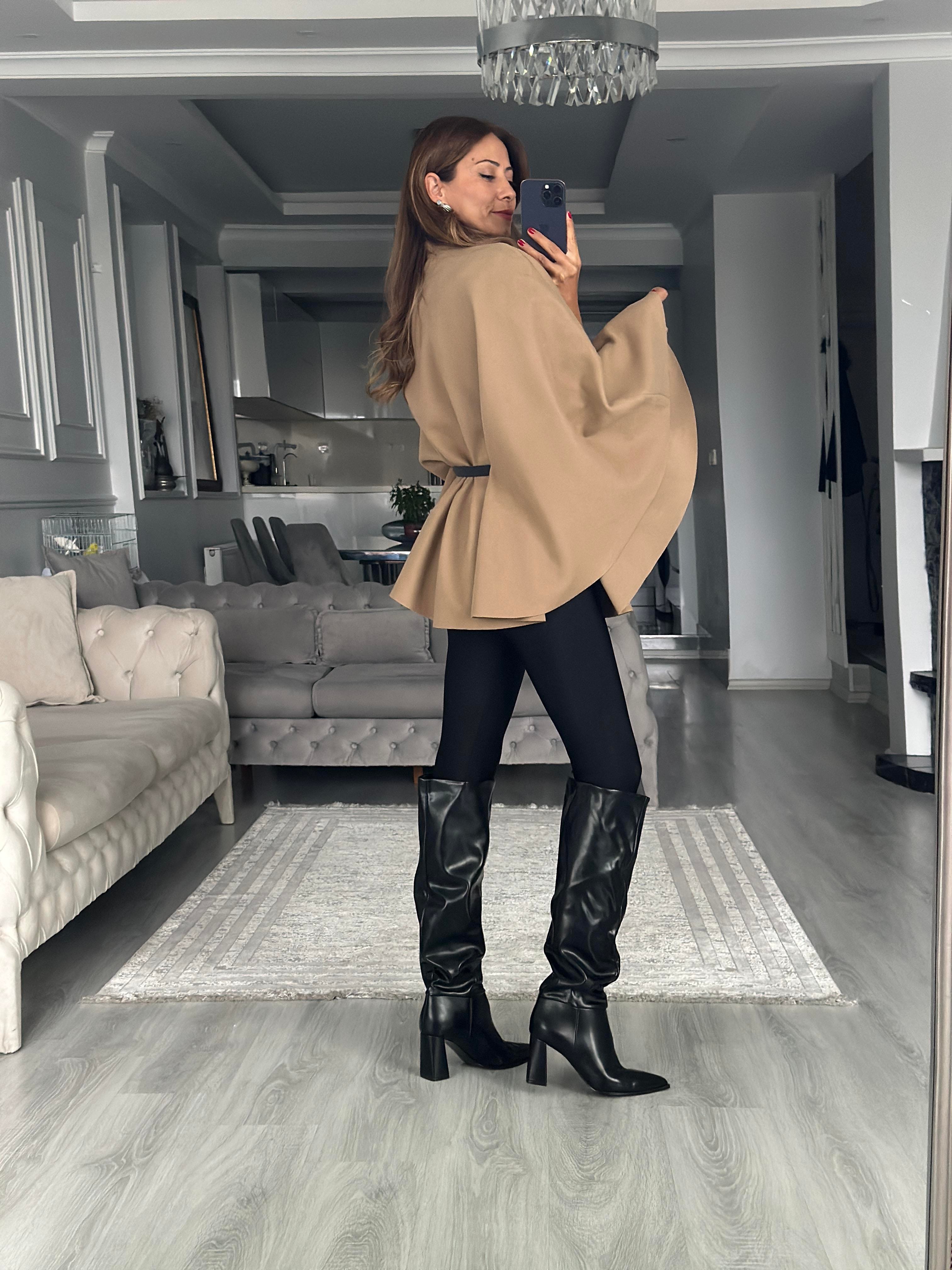 Camel Tek Düğmeli Dik Yaka Kemerli Kadın Kaşe Panço