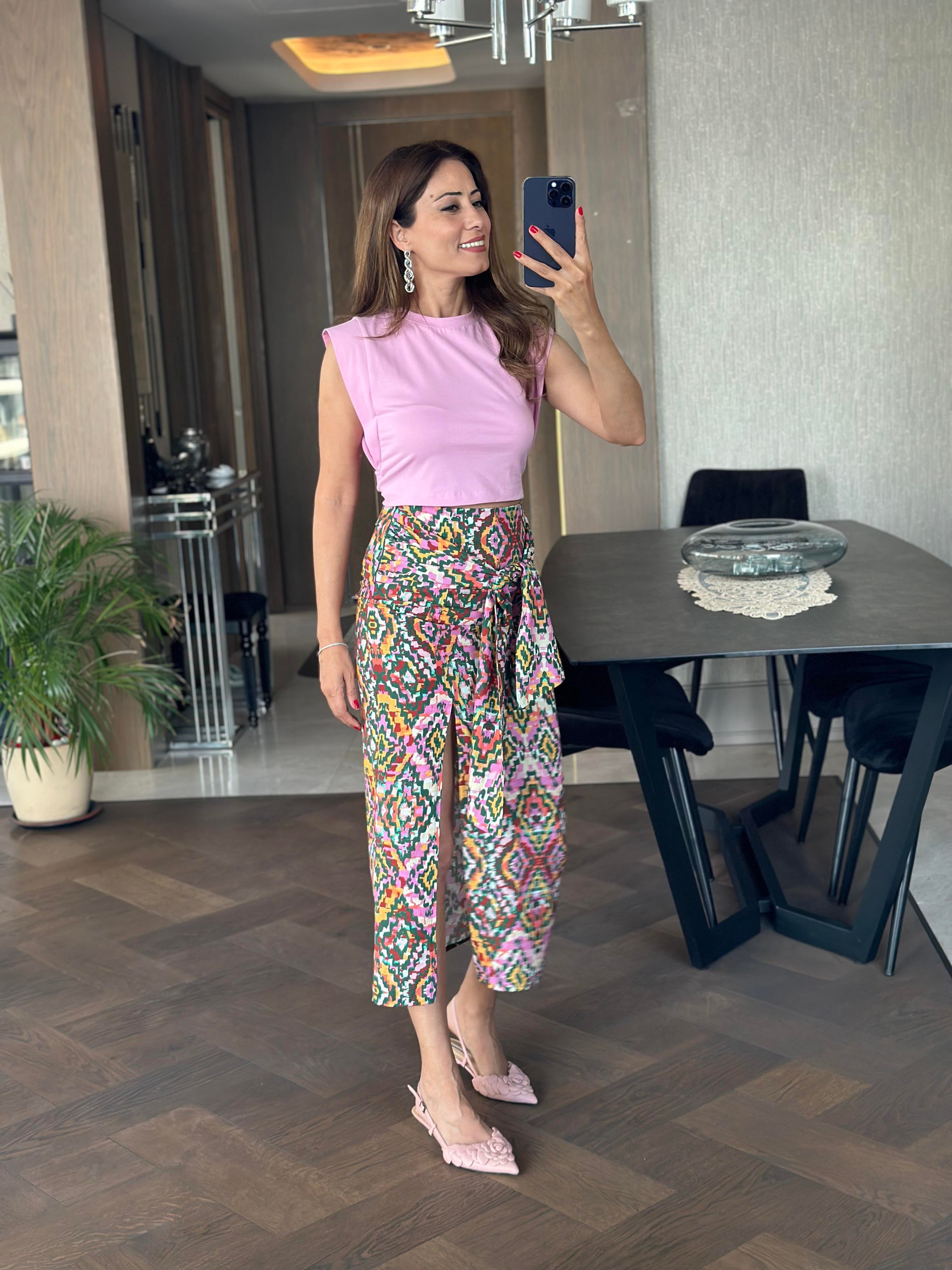 Çok Renkli Düğüm Detaylı Yırtmaçlı Midi Boy Kadın Etek