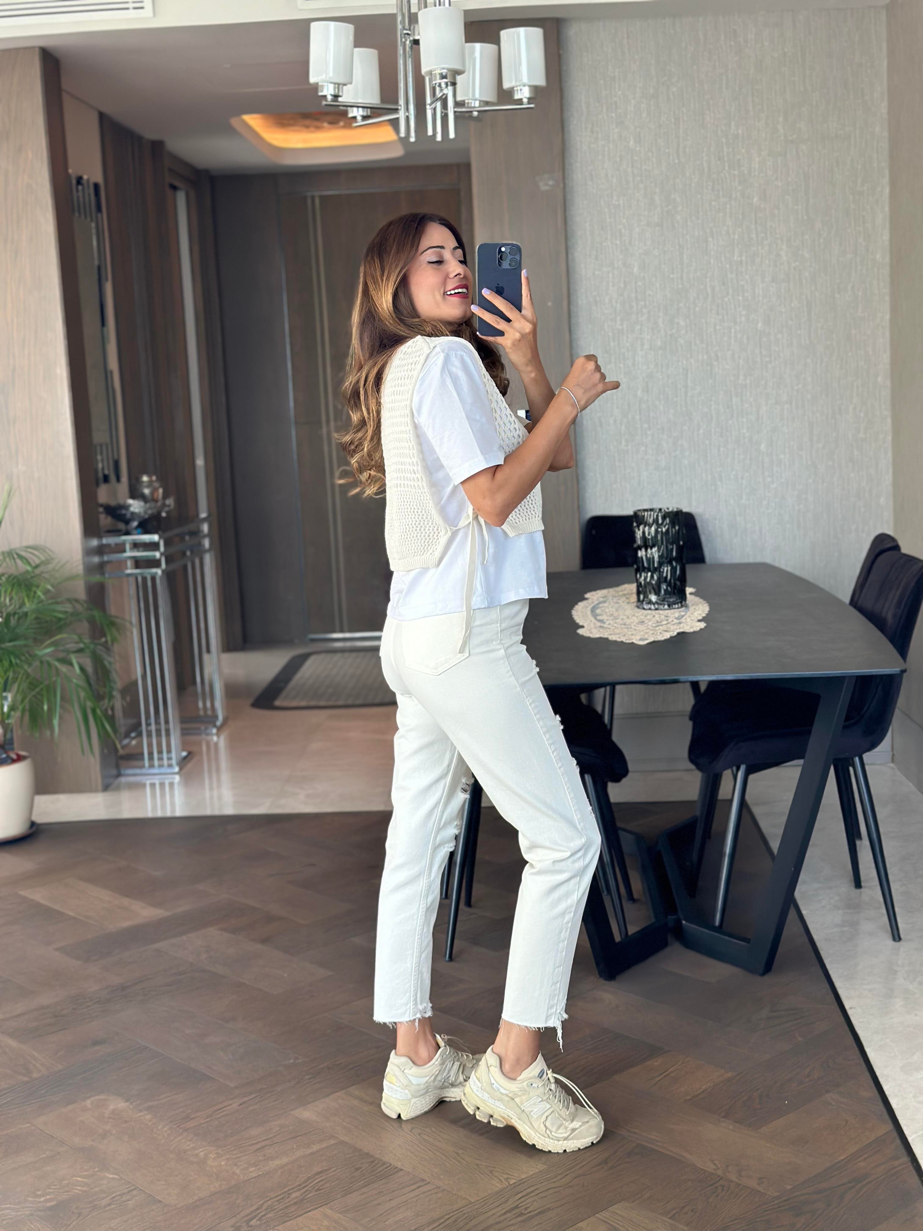 Ekru Triko Garnili Bisiklet Yaka Kadın T-Shirt