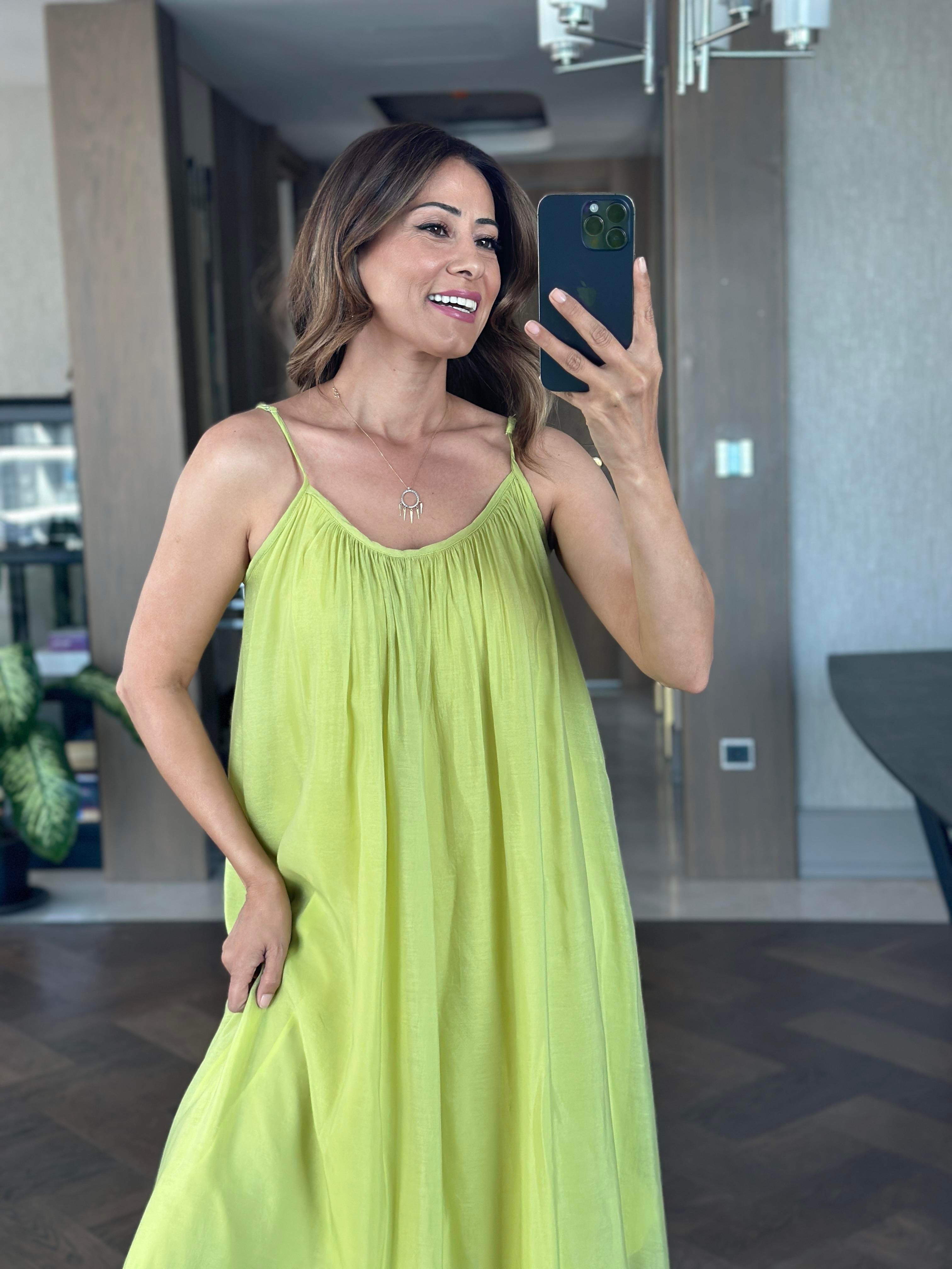 Fıstık Yeşili Ayarlanabilir Askılı Astarlı Salaş Maksi Boy Kadın Elbise