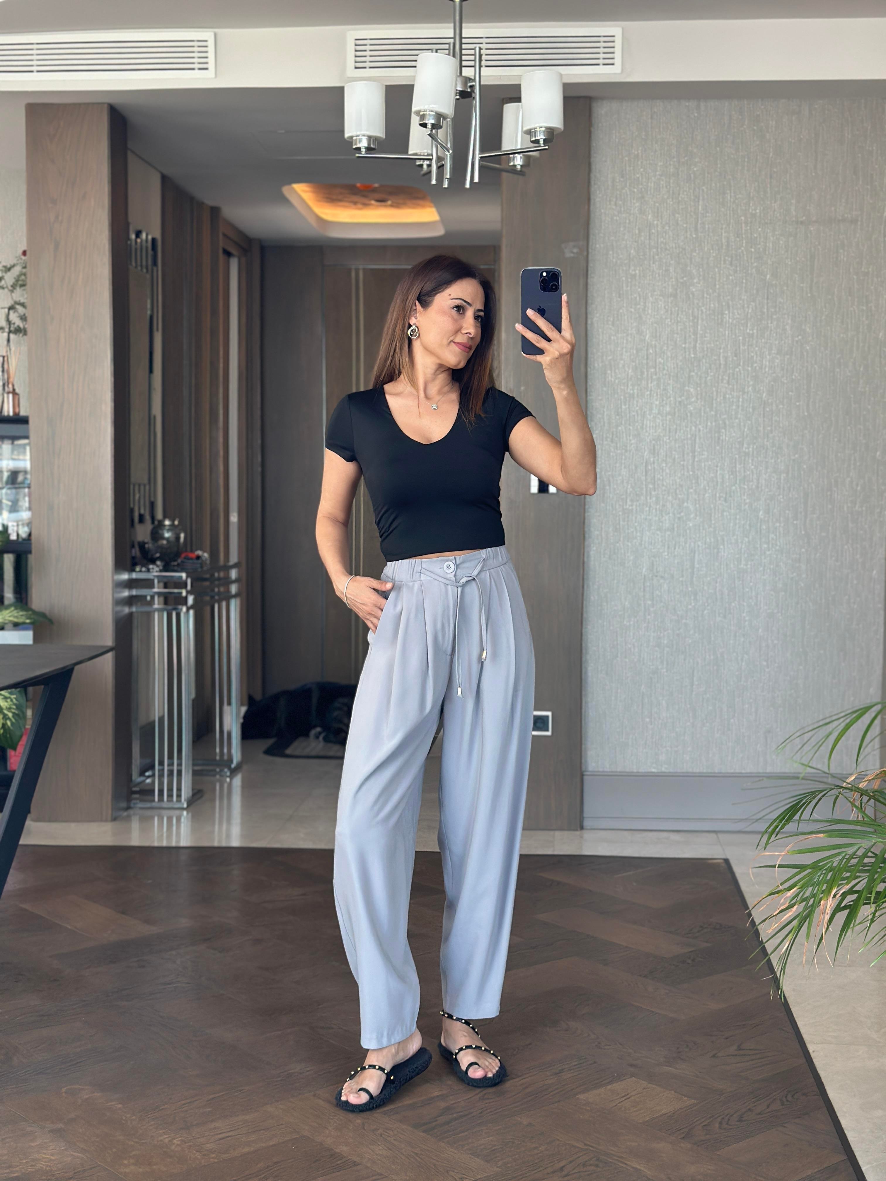 Gri Beli Bağcıklı Önü Pileli Kadın Pantolon