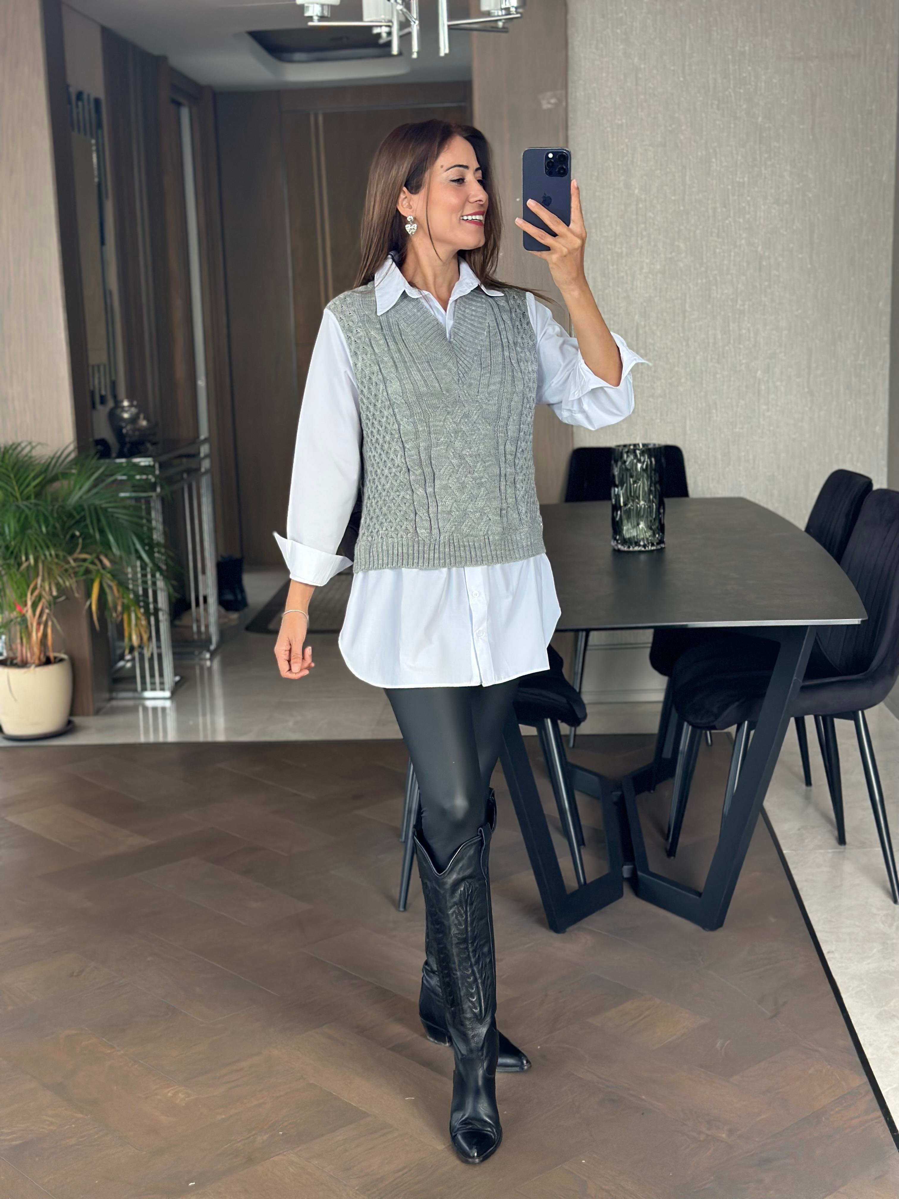 Gri Beyaz Gömlekli Triko Kadın Süveter