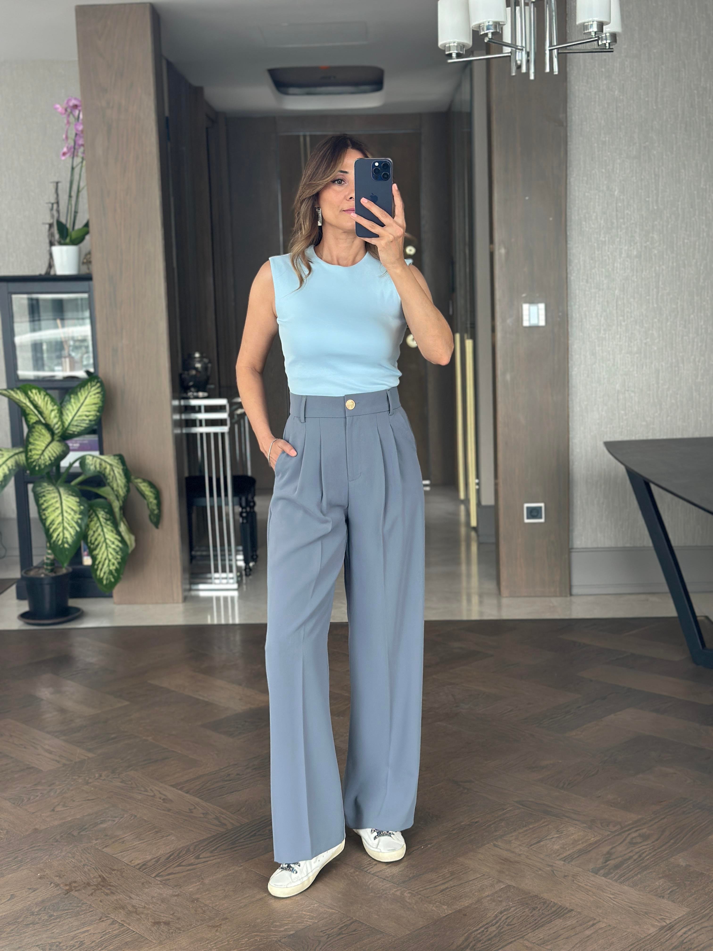 Gri Karol Gold Düğmeli Arka Beli Lastikli Geniş Paça Kumaş Kadın Pantolon