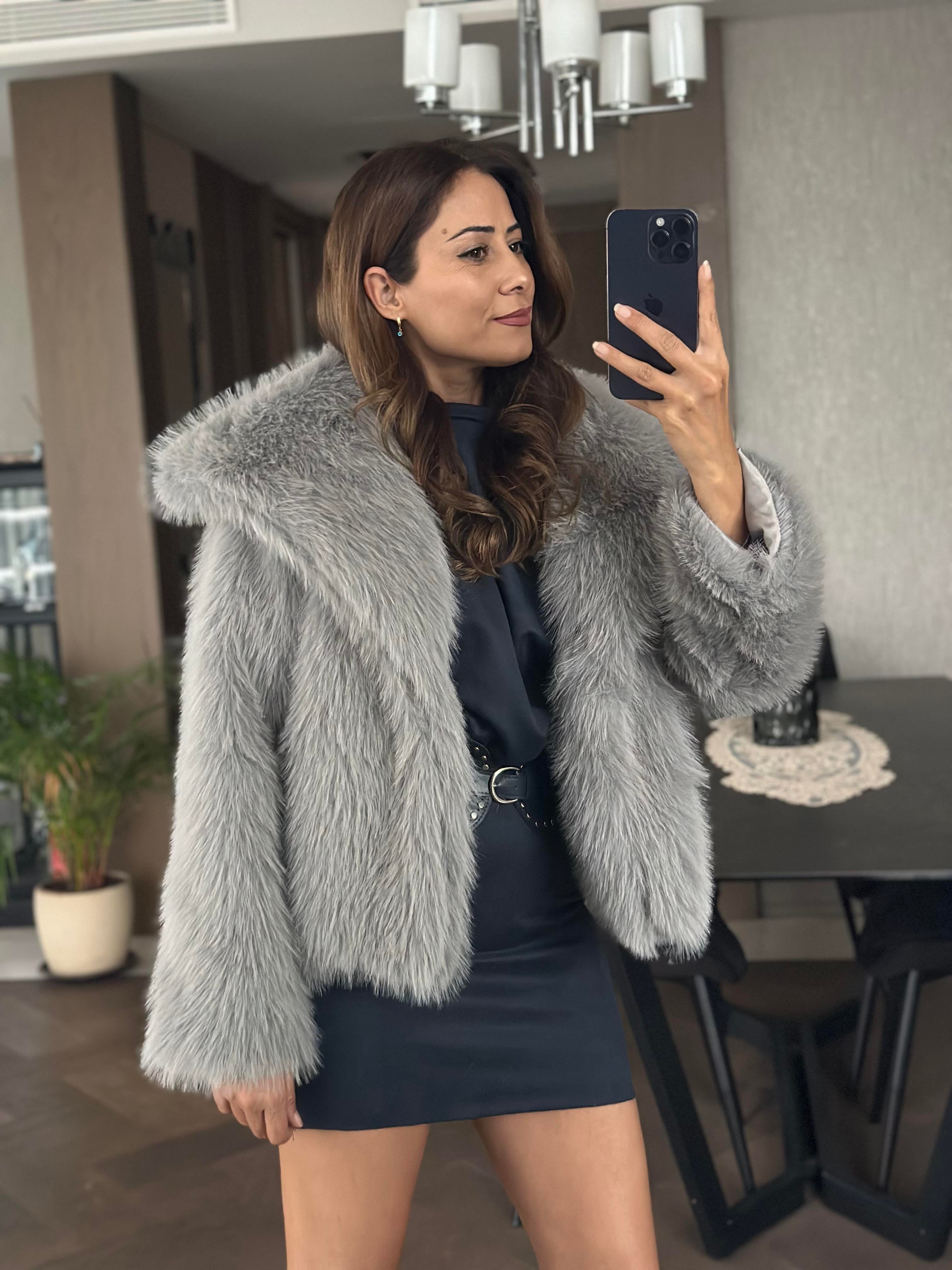 Gri Kısa Boy Lolita Kadın Kürk Mont