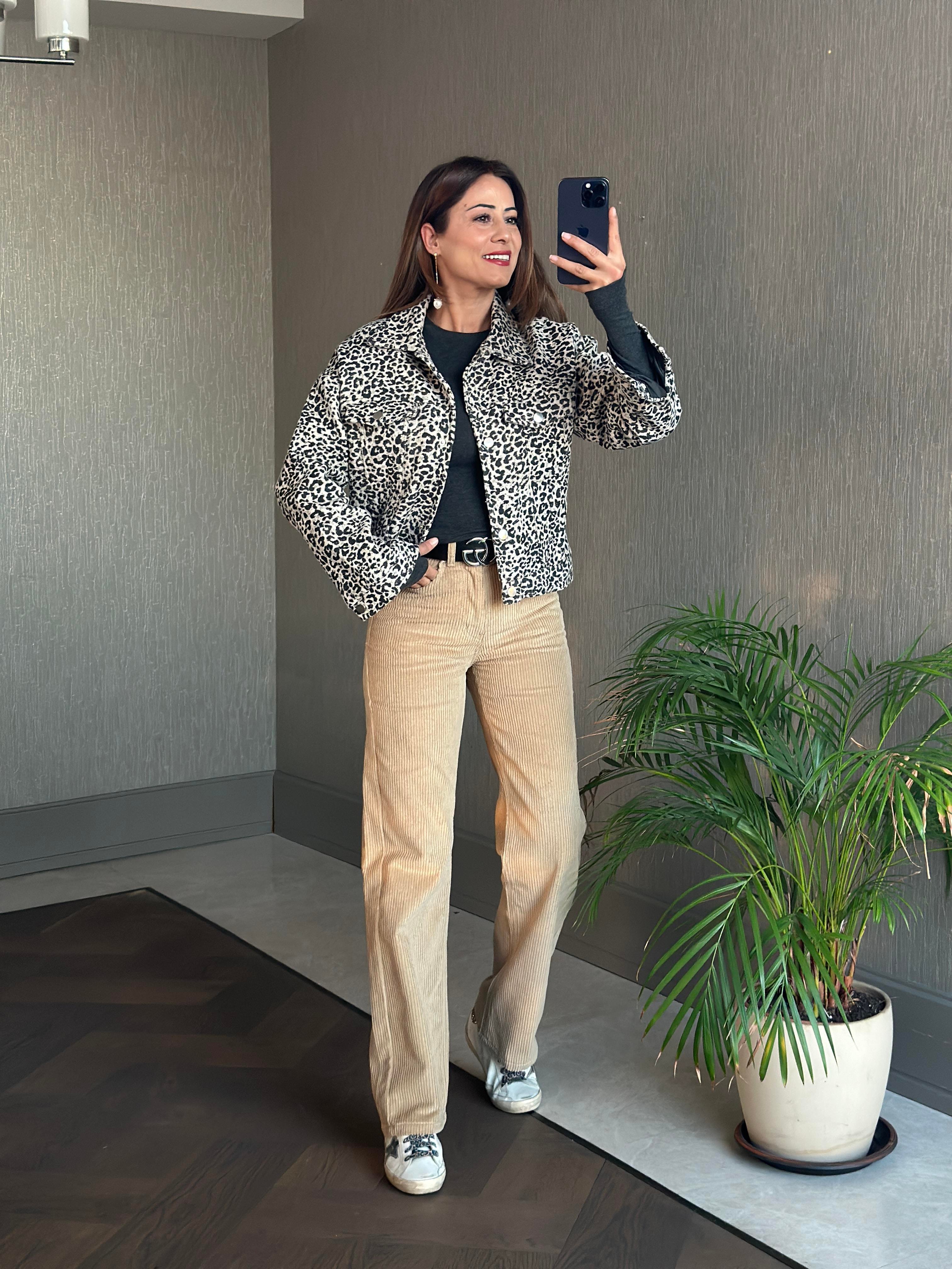 Gri Leopar Desenli Çıtçıt Düğmeli Kadın Kaşe Ceket