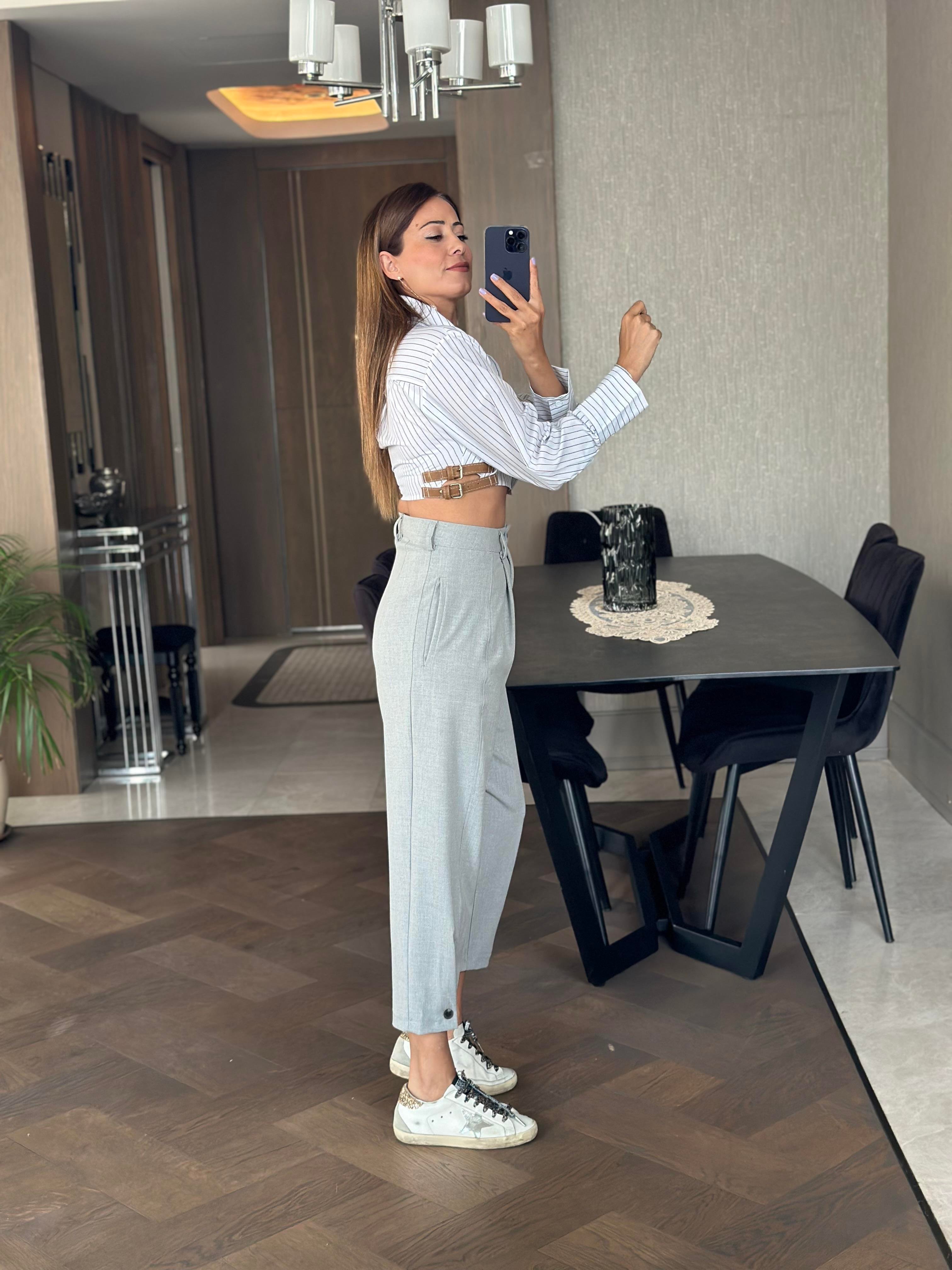 Gri Paçası Düğme Detay Kadın Pantolon