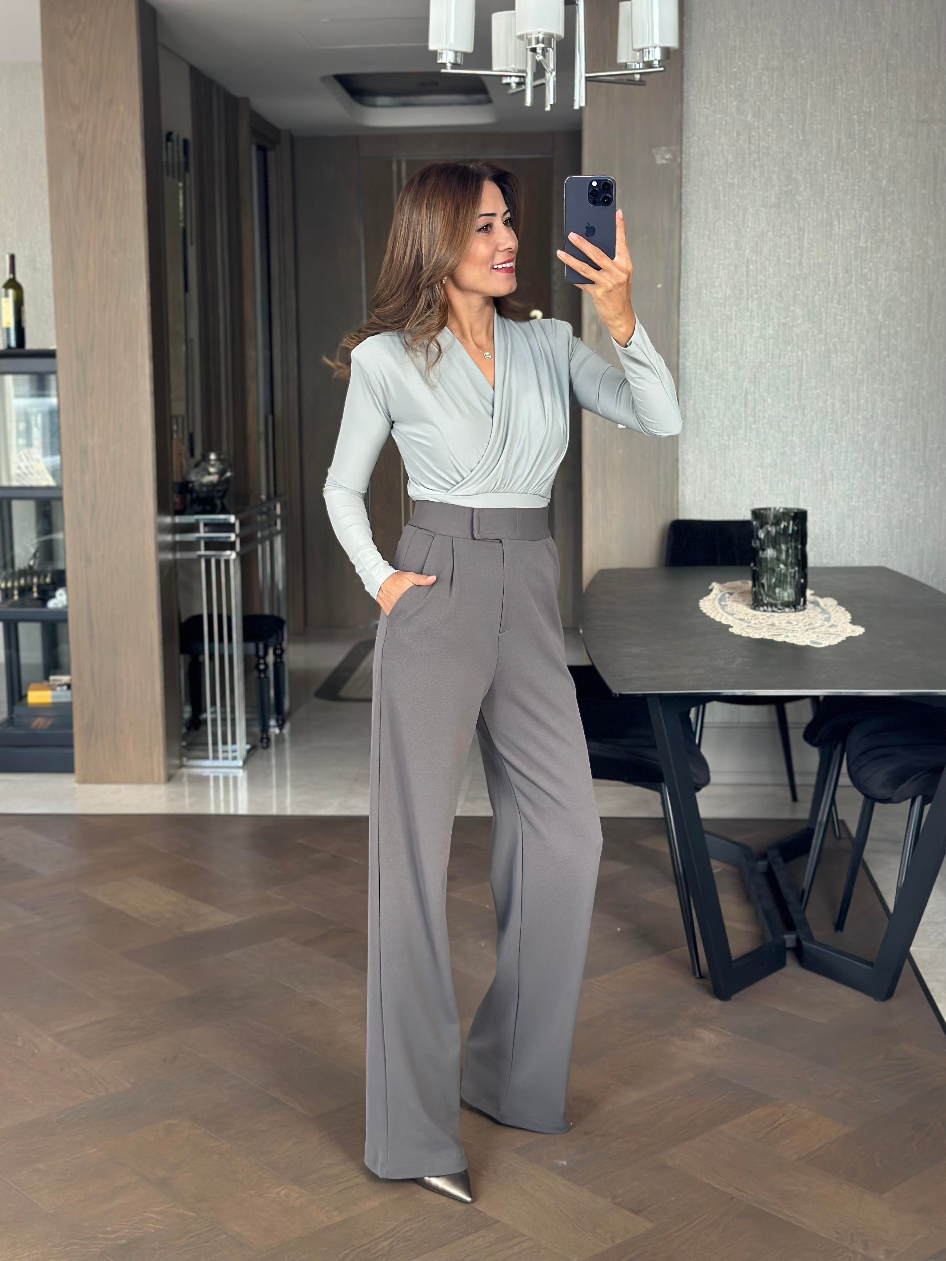 Gri Sandy Kumaş Vatkalı Kruvaze Yaka Kadın Bluz