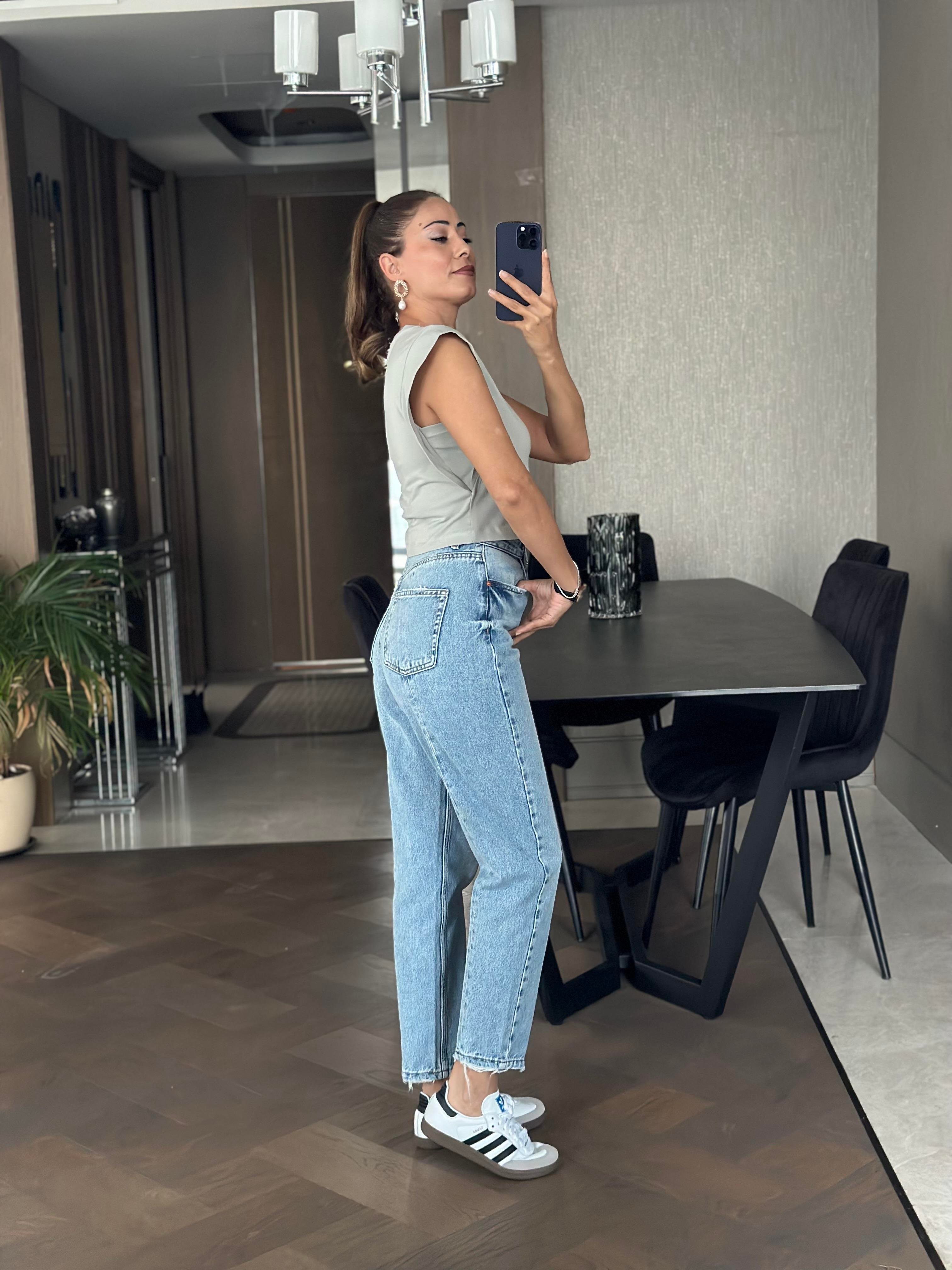 Gri Vatka Görünümlü Sıfır Kol Kadın Crop Body