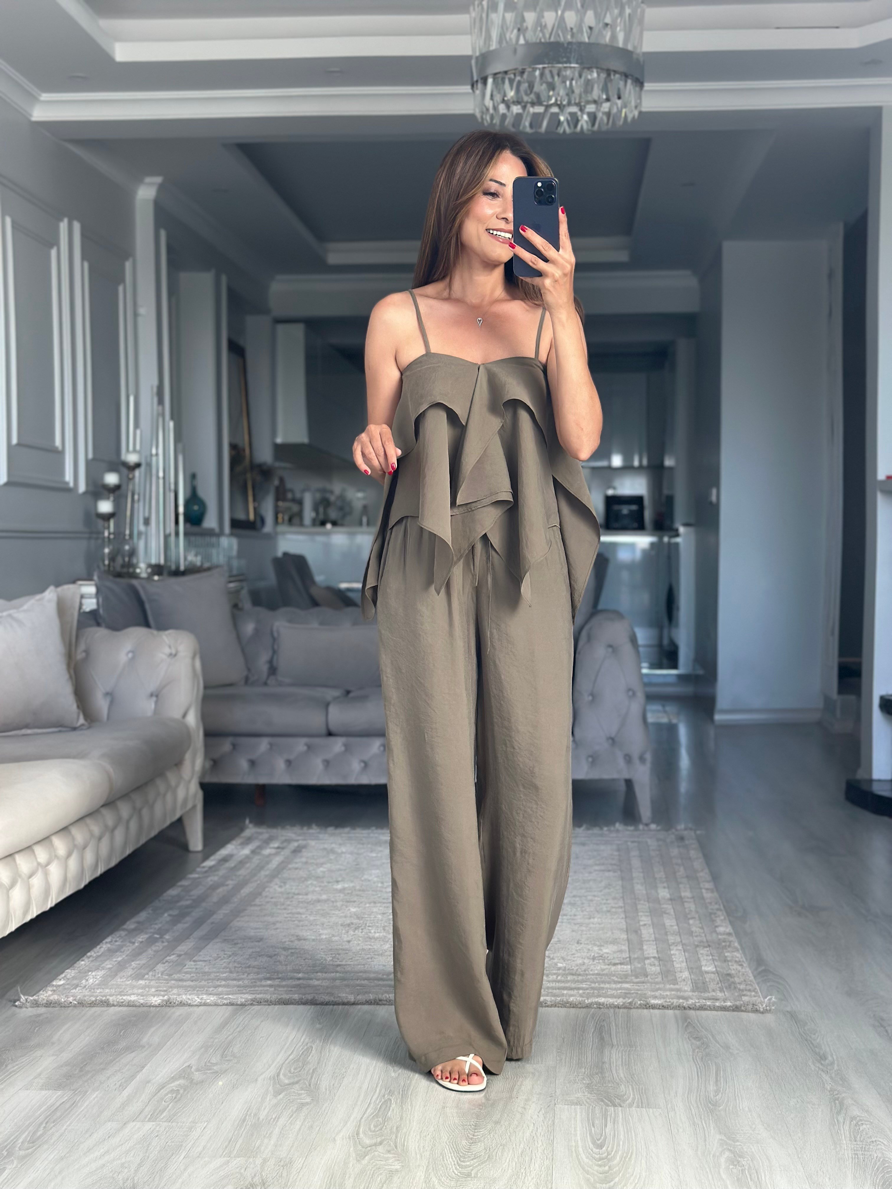 Haki Asimetrik Volan Detaylı Bluz Pantolon Kadın İkili Takım