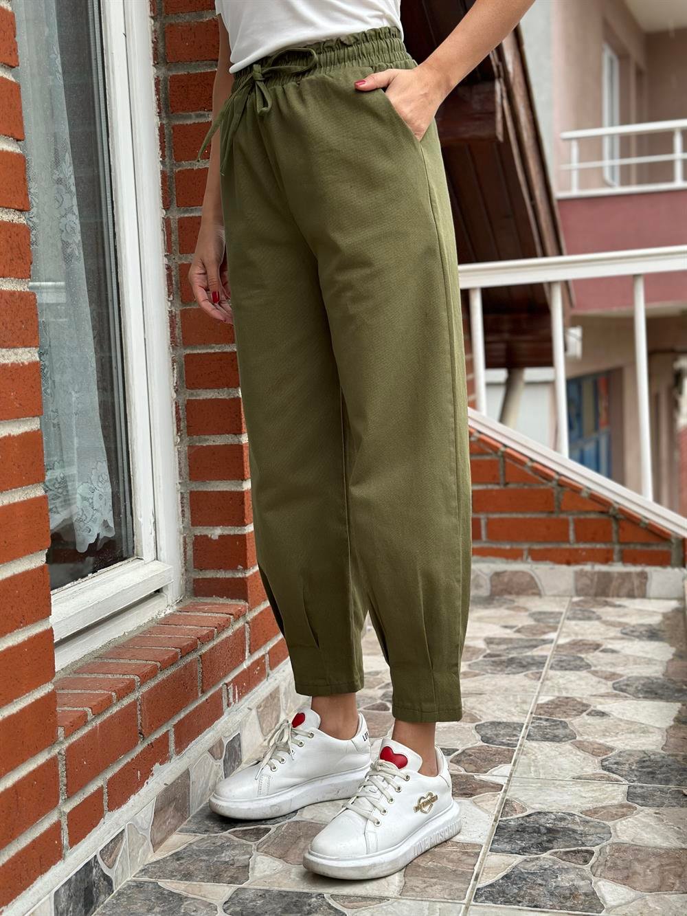 Haki Bel Lastikli Paça Pensli Gabardin Kadın Pantolon