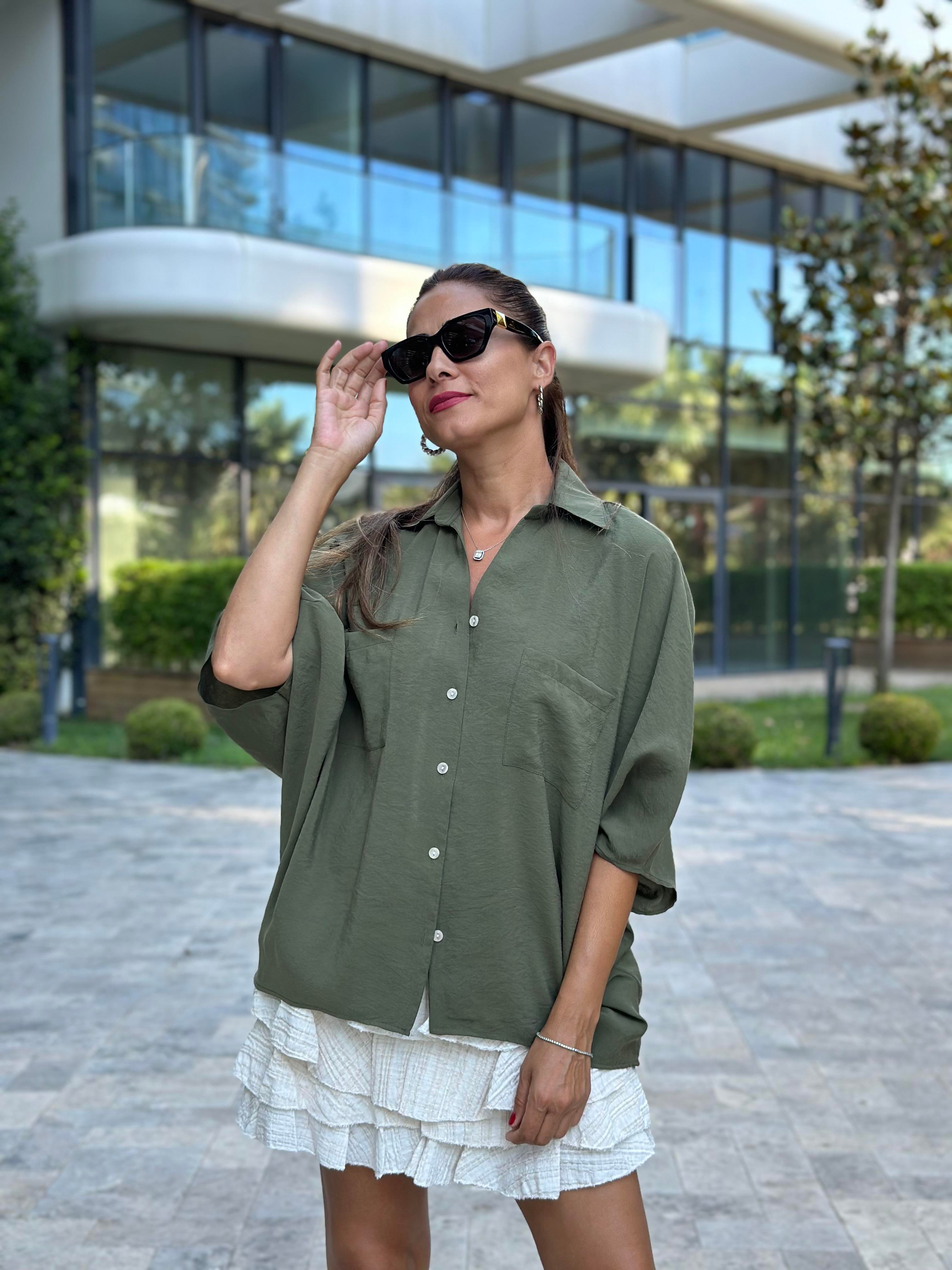 Haki Çift Cepli Yarasa Kol Tnsel Kadın Gömlek