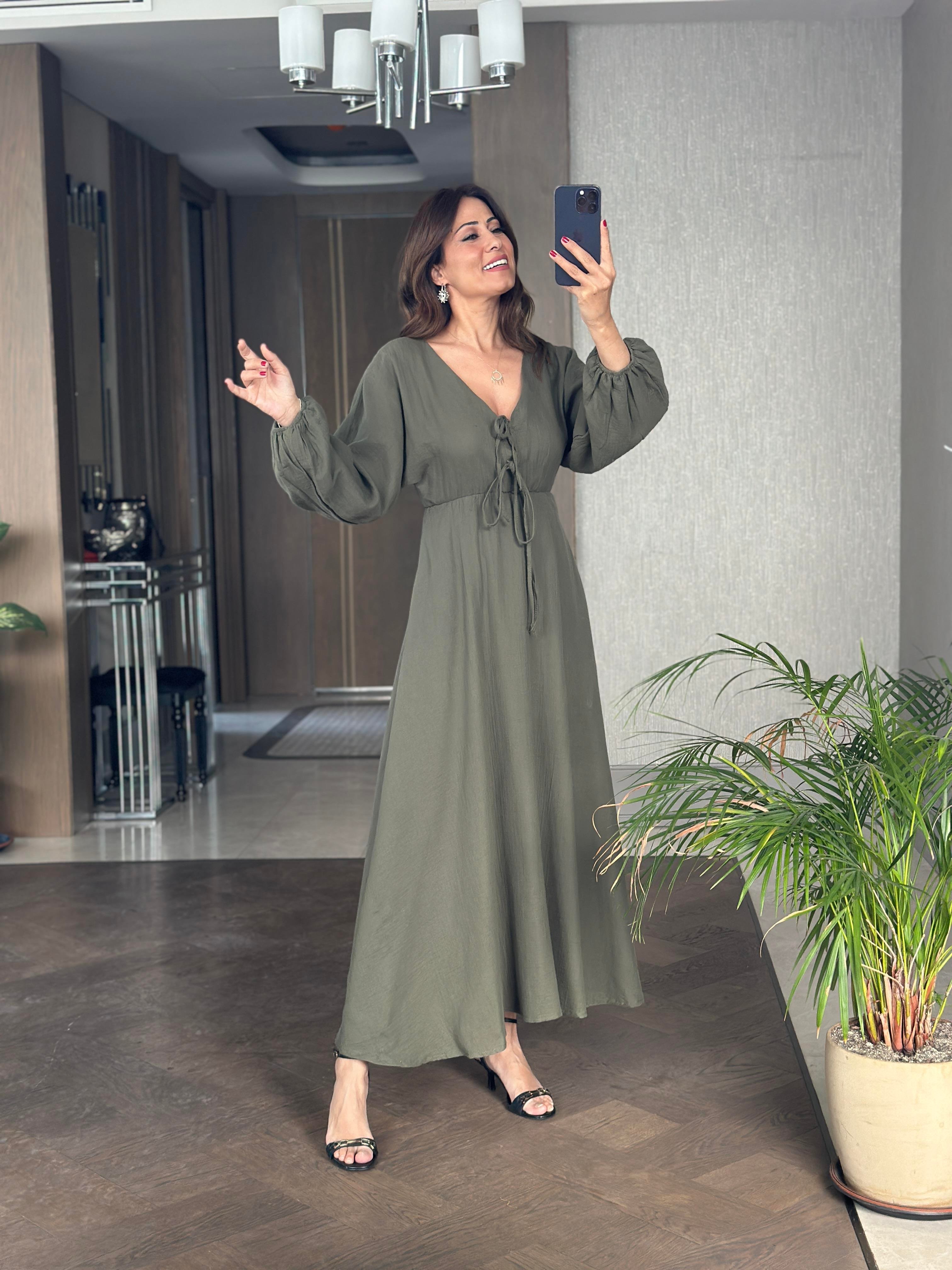 Haki Müslin Önü Bağcıklı Kol Ucu Lastikli Kadın Midi Boy Elbise