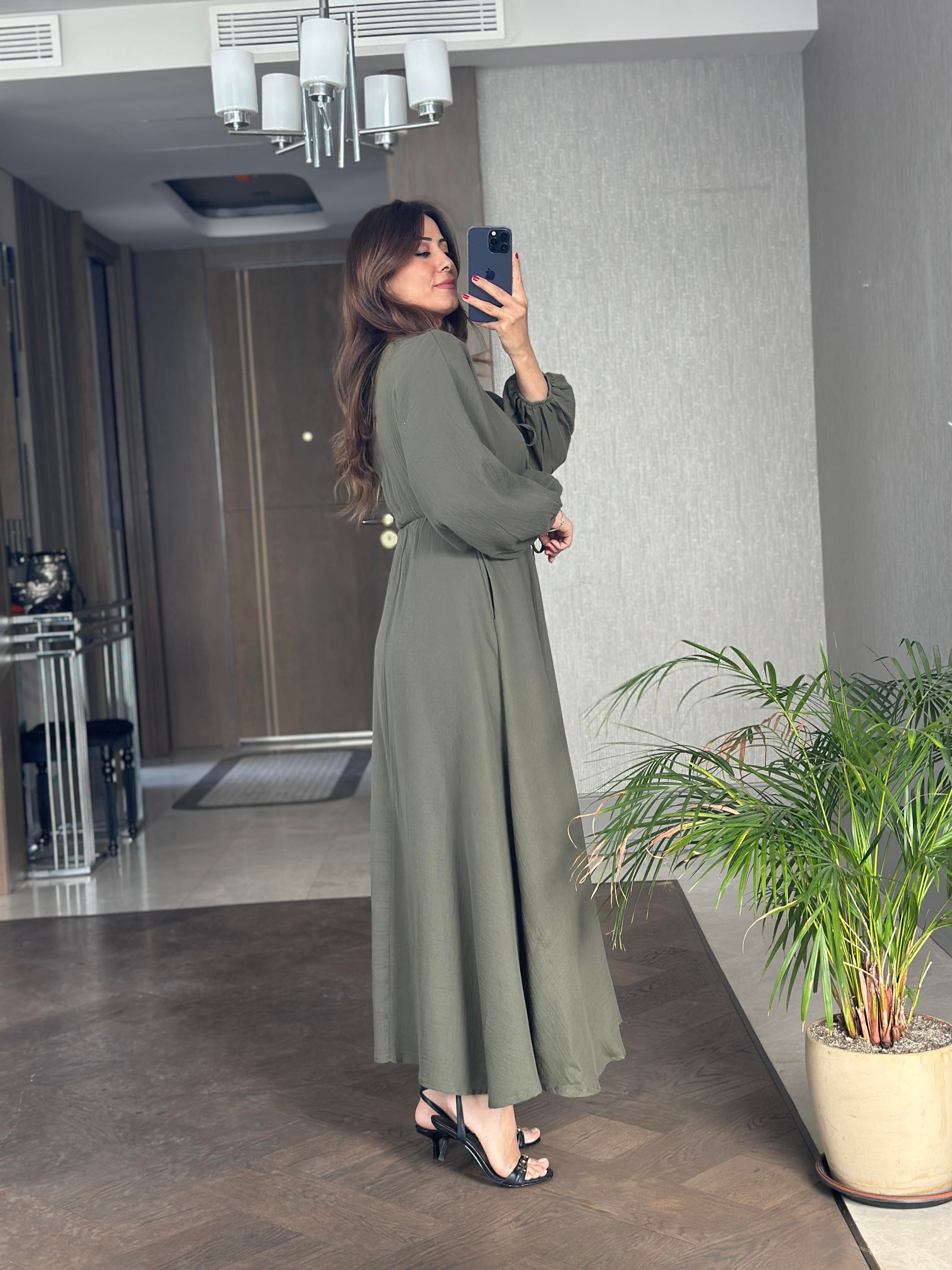 Haki Müslin Önü Bağcıklı Kol Ucu Lastikli Kadın Midi Boy Elbise