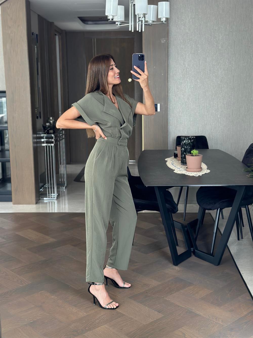 Haki Tensel Havuç Model Önü Düğmeli Kadın Tulum
