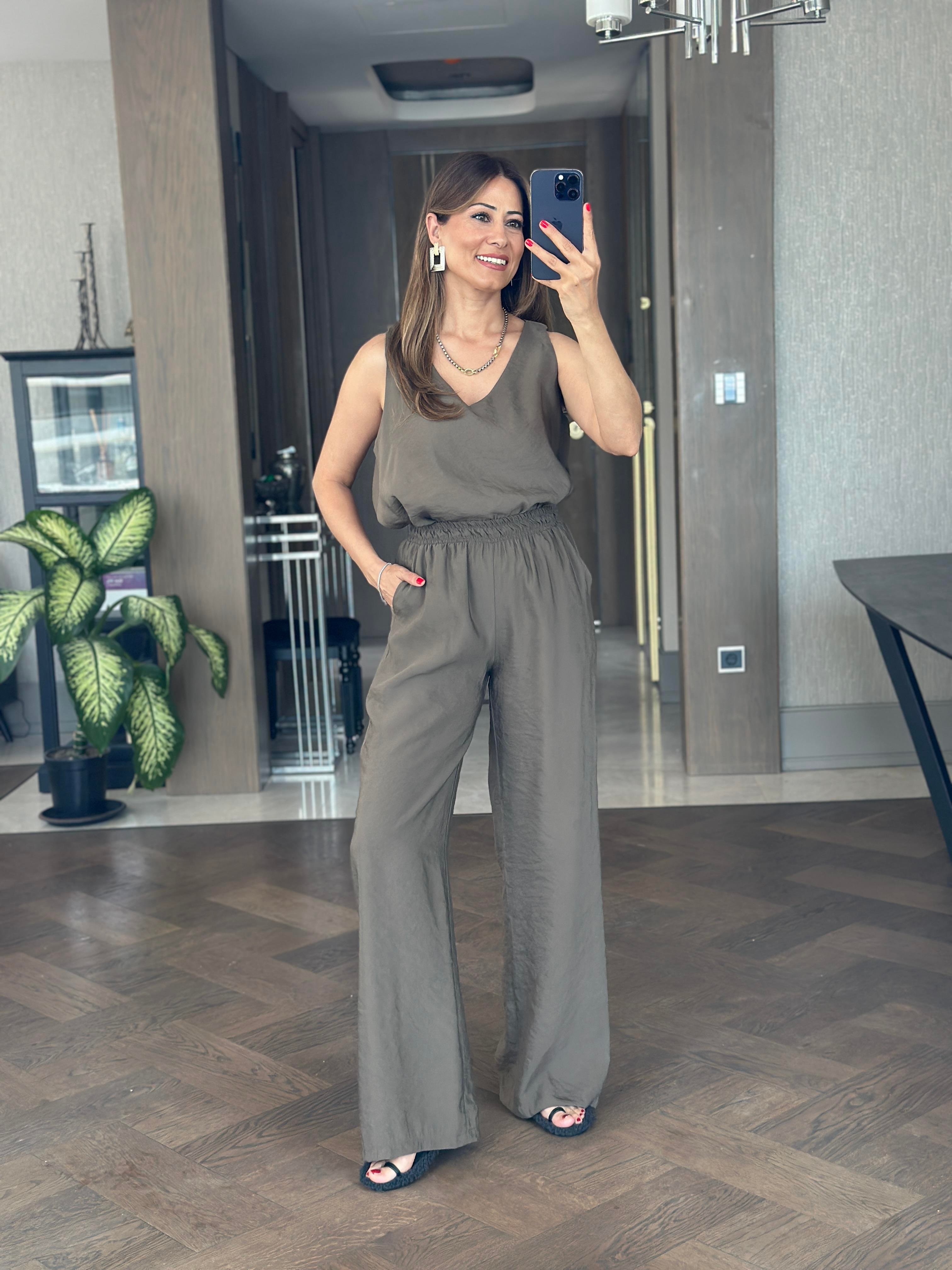 Haki V Yaka Bluz Bol Paça Pantolon Kadın Alt Üst Takım