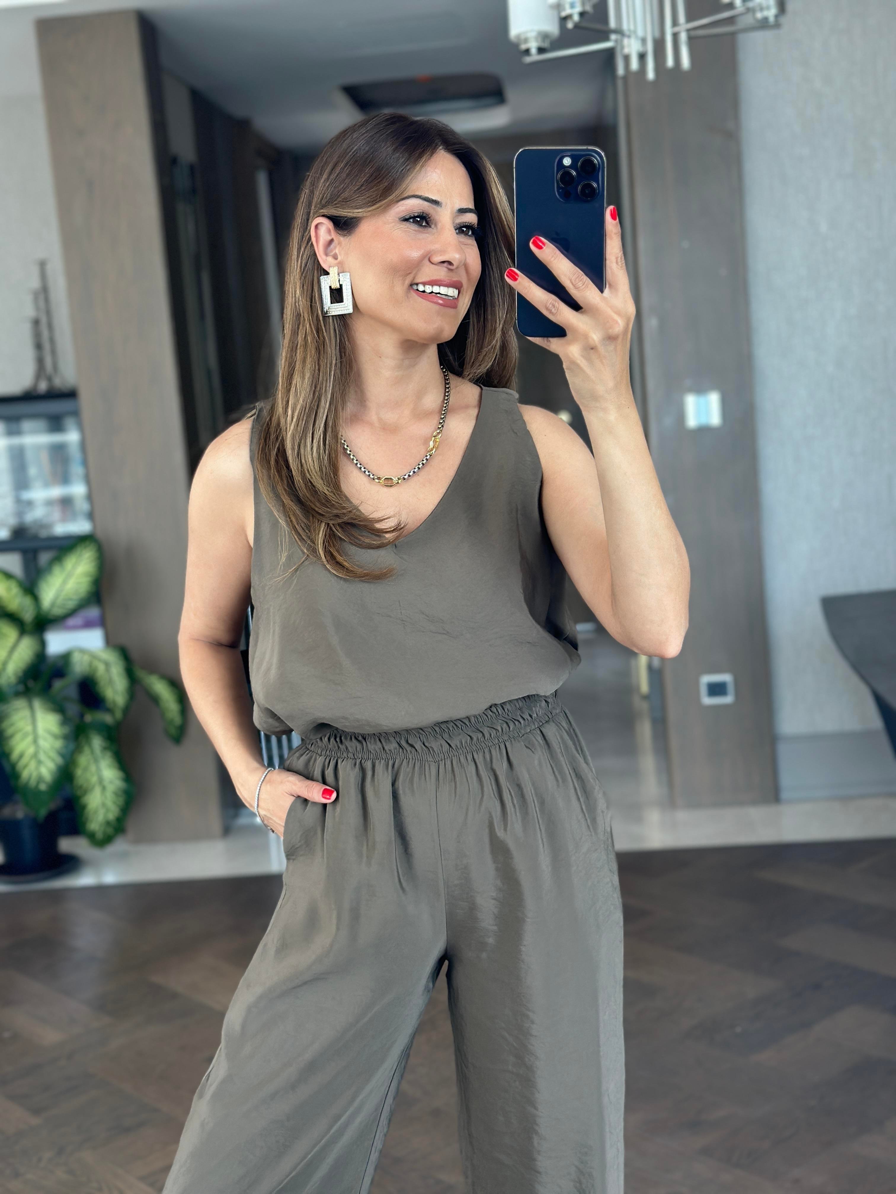 Haki V Yaka Bluz Bol Paça Pantolon Kadın Alt Üst Takım