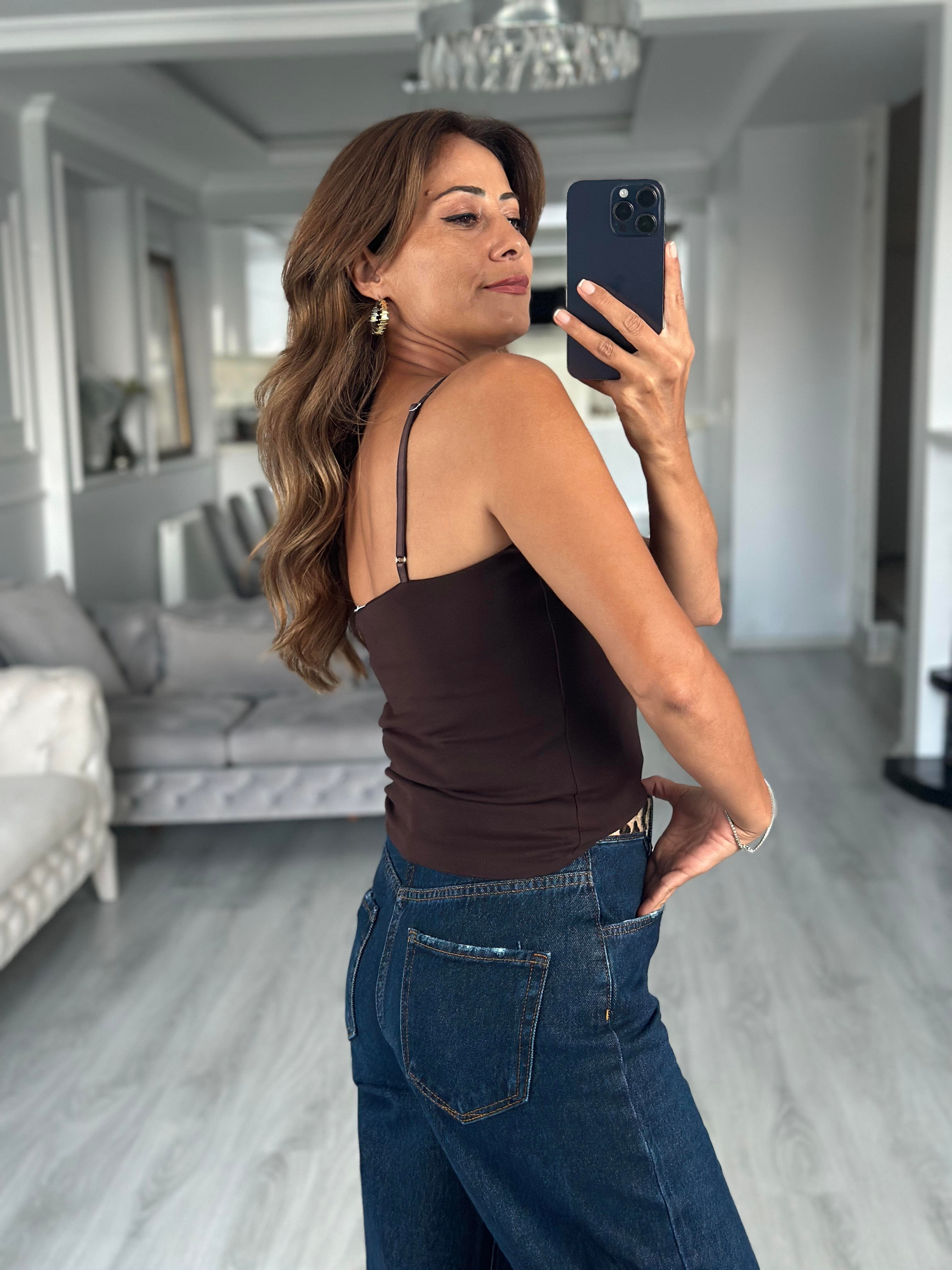 Kahverengi Ayarlanabilir Askılı Kadın Atlet Body