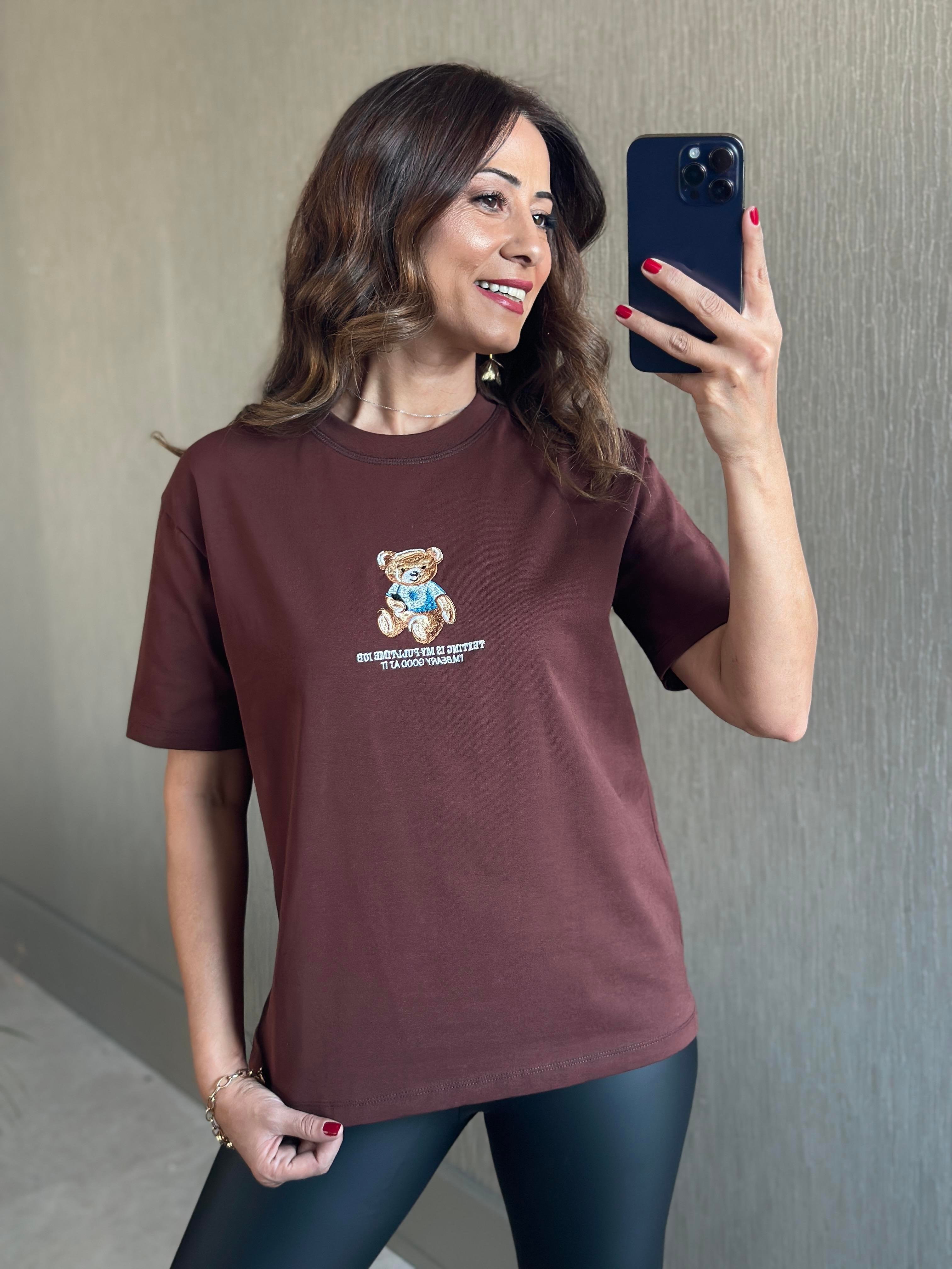 Kahverengi Ayıcık Nakışlı Bisiklet Yaka Kadın T-Shirt