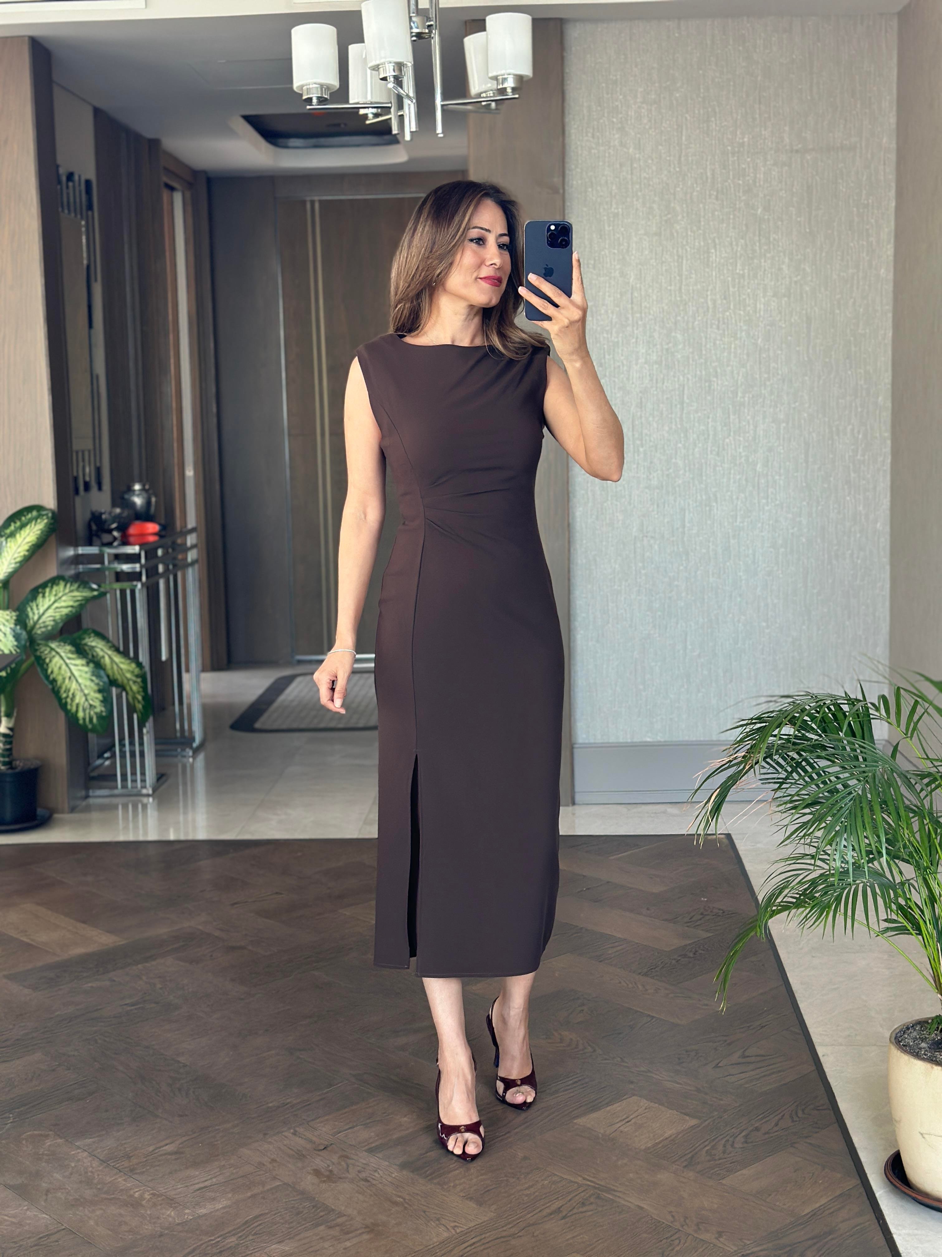 Kahverengi Beli Ve Omzu Drapeli Sıfır Kol Kadın Midi Boy Elbise