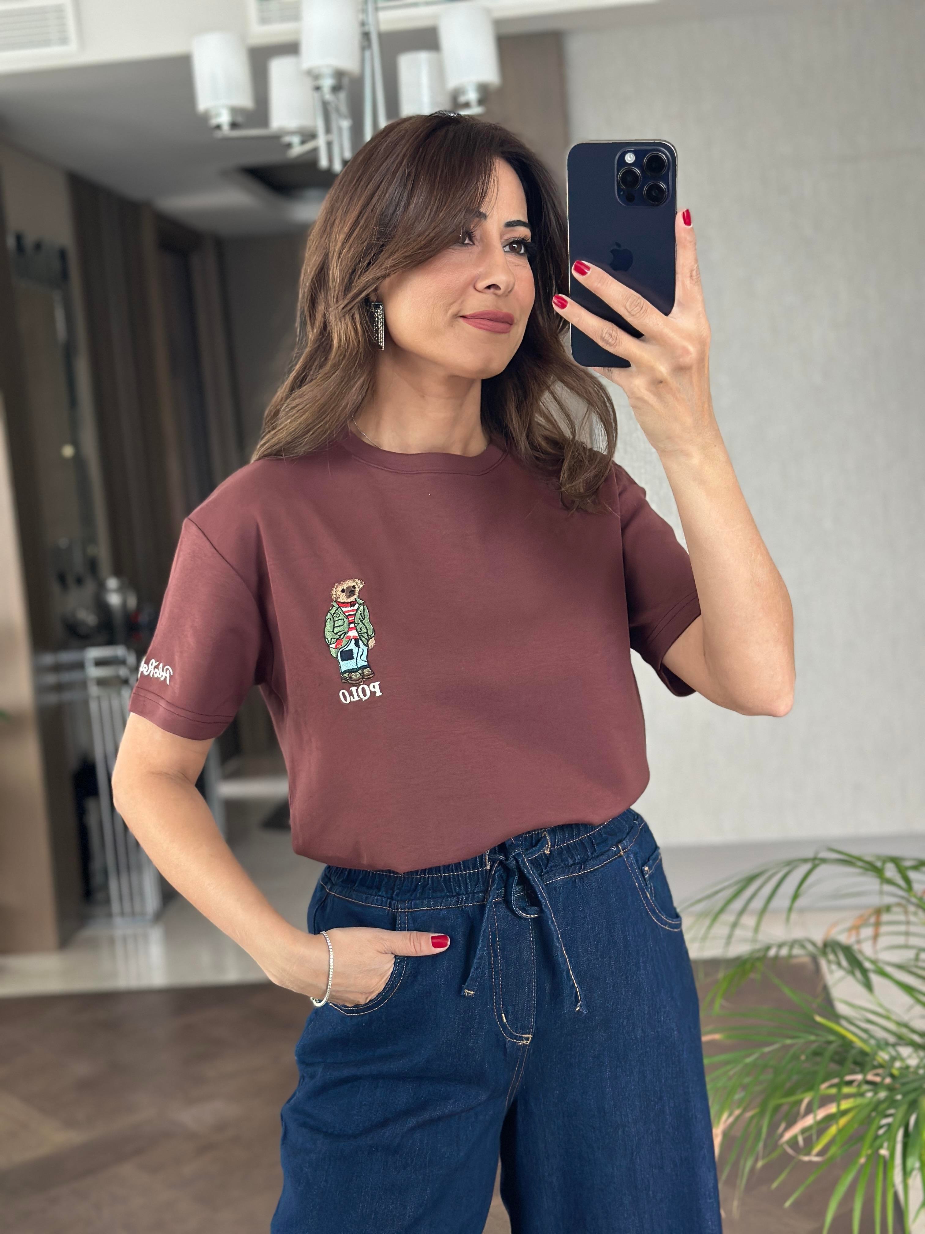 Kahverengi Bisiklet Yaka Kol Ucu Yazı Nakışlı  Ayıcık RL Kadın T-Shirt 