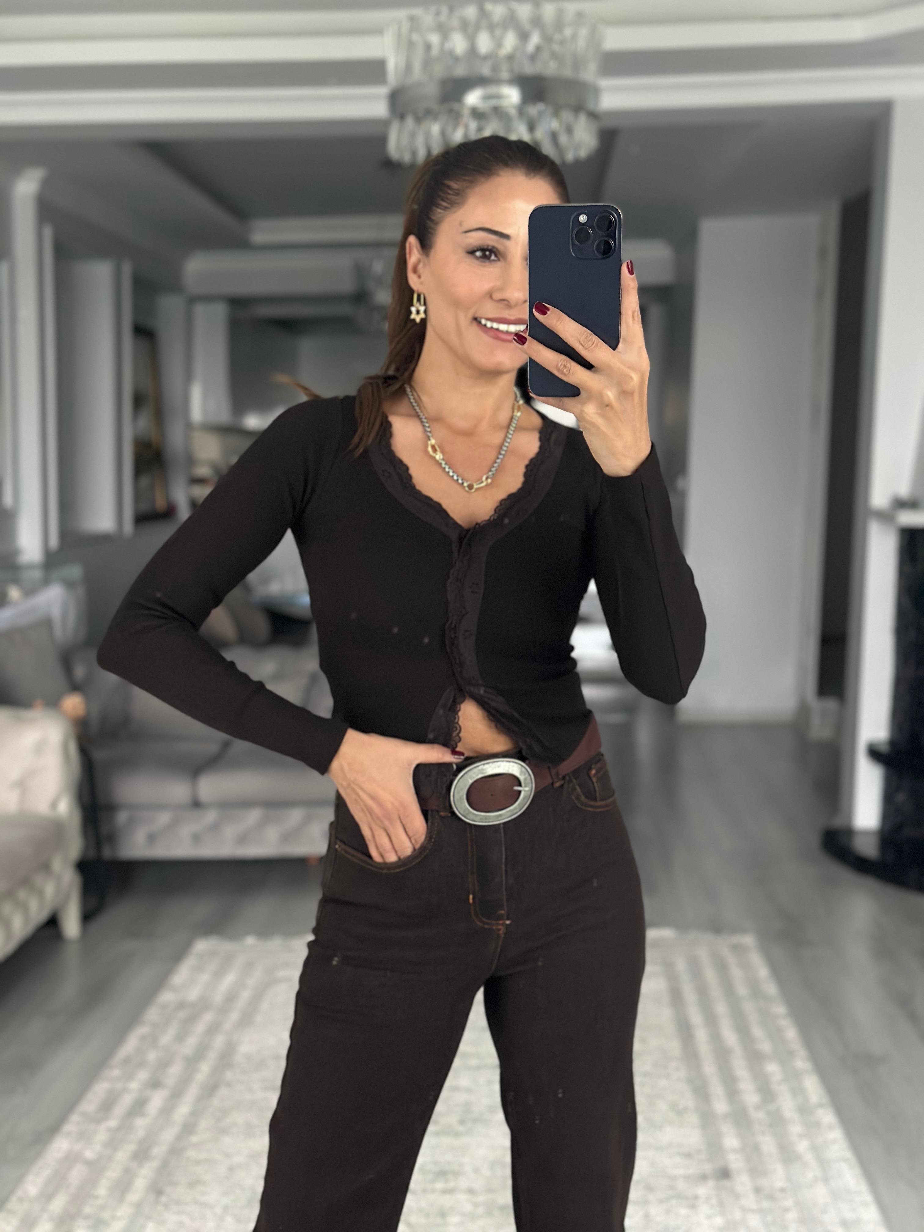 Kahverengi Dantel Şeritli V Yaka Bluz