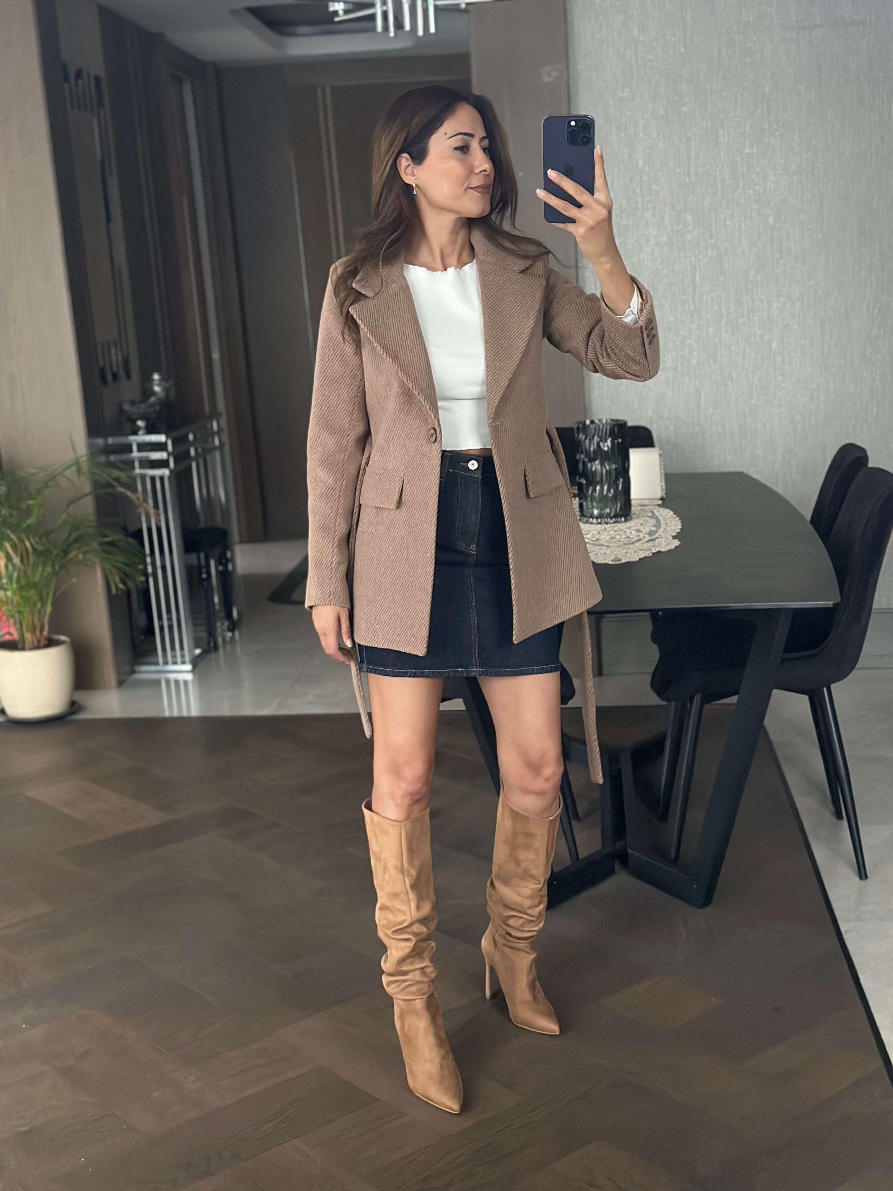 Kahverengi Dokulu Kaşe Vatkalı Kuşaklı Kadın Ceket