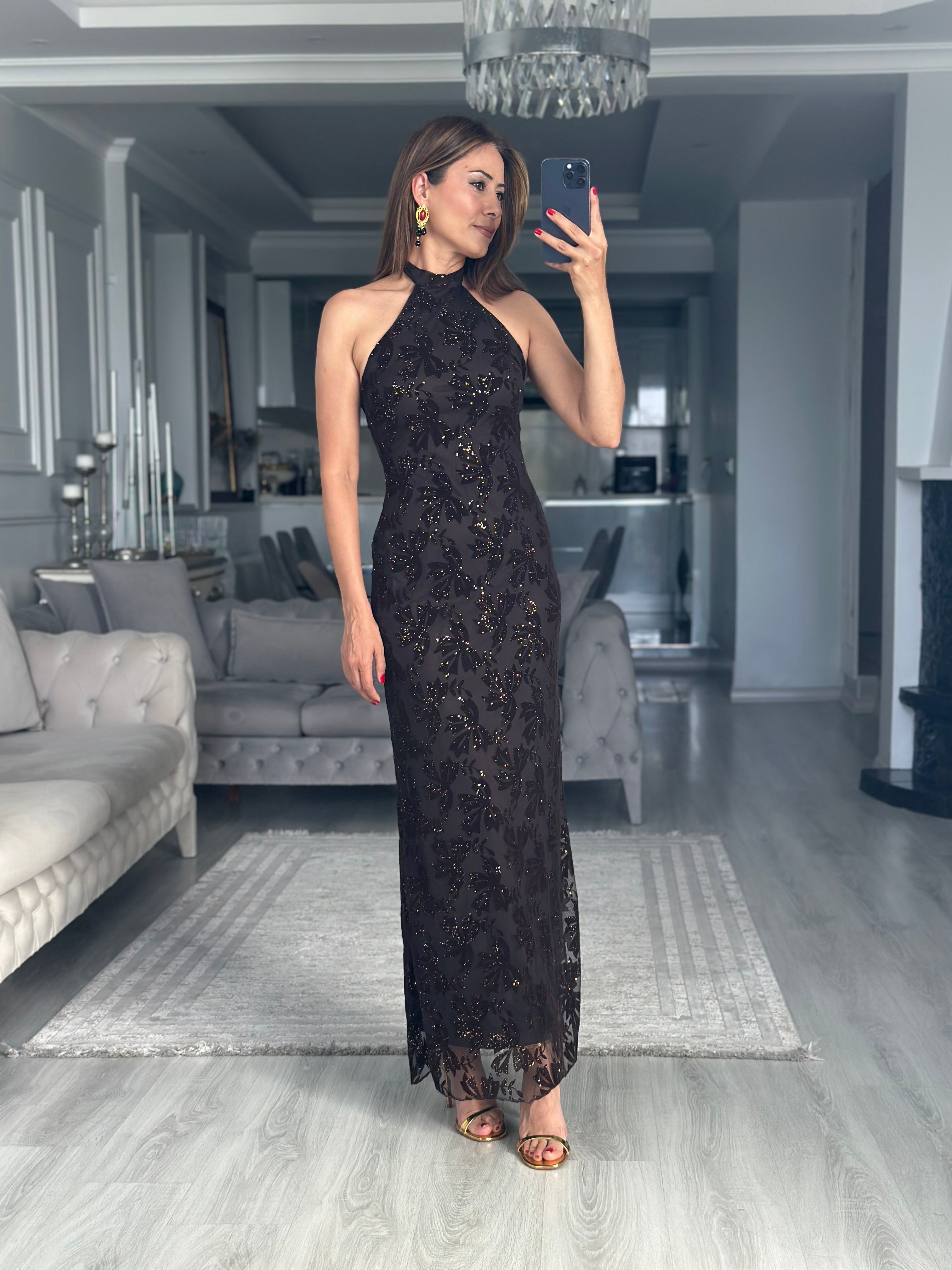 Kahverengi Gold Simli Halter Yaka Maxi Boy Kadın Elbise