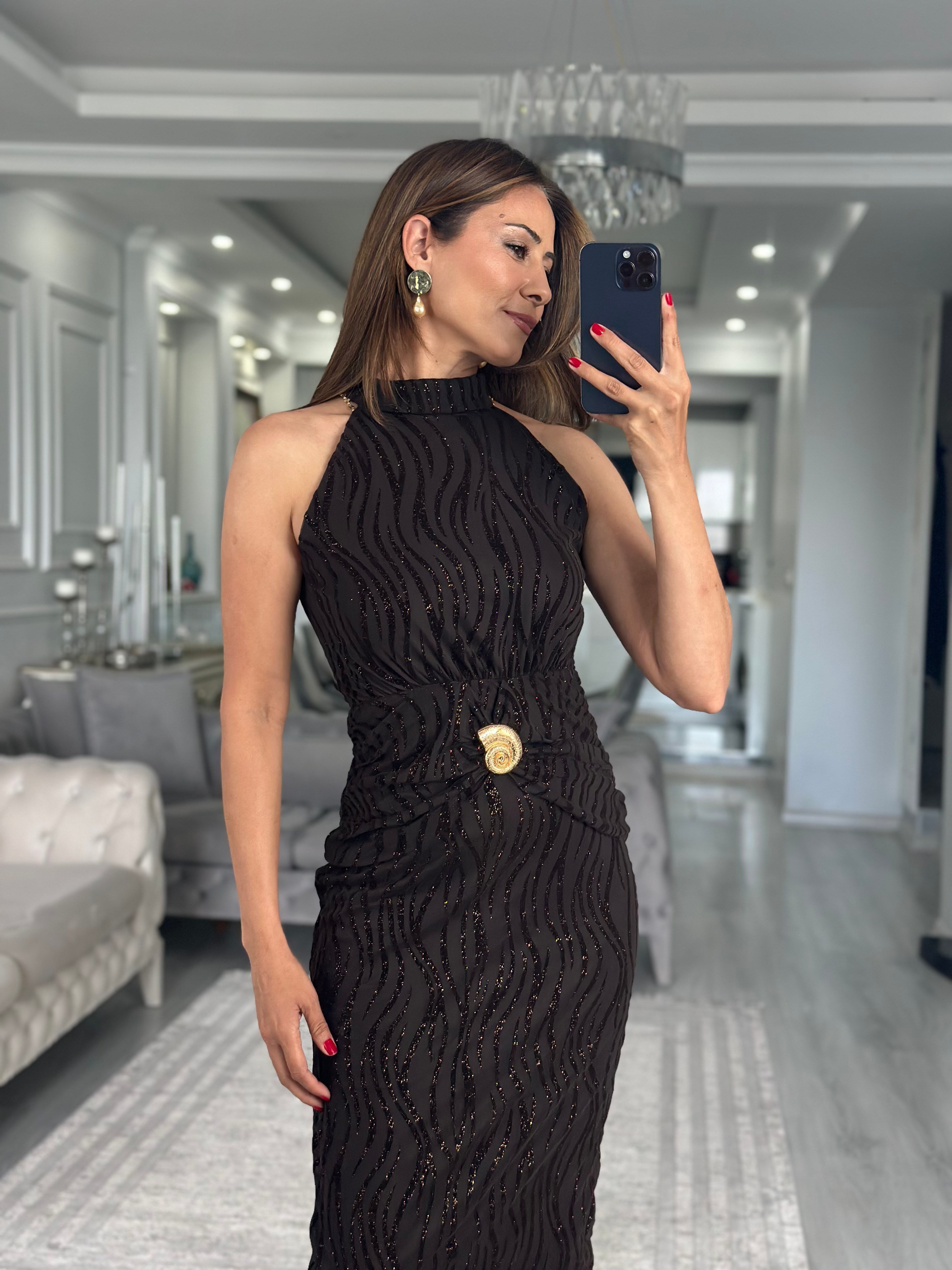 Kahverengi Halter Yaka Salyangoz Tokalı Simli Maxi Boy Kadın Elbise