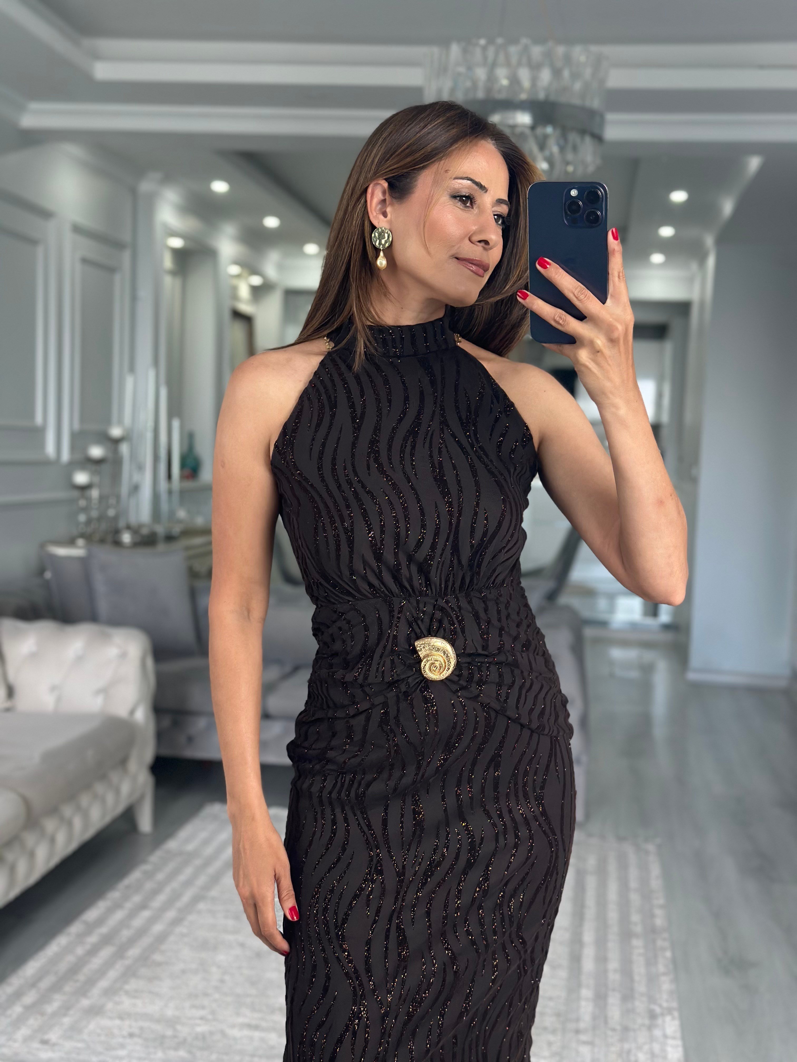 Kahverengi Halter Yaka Salyangoz Tokalı Simli Maxi Boy Kadın Elbise