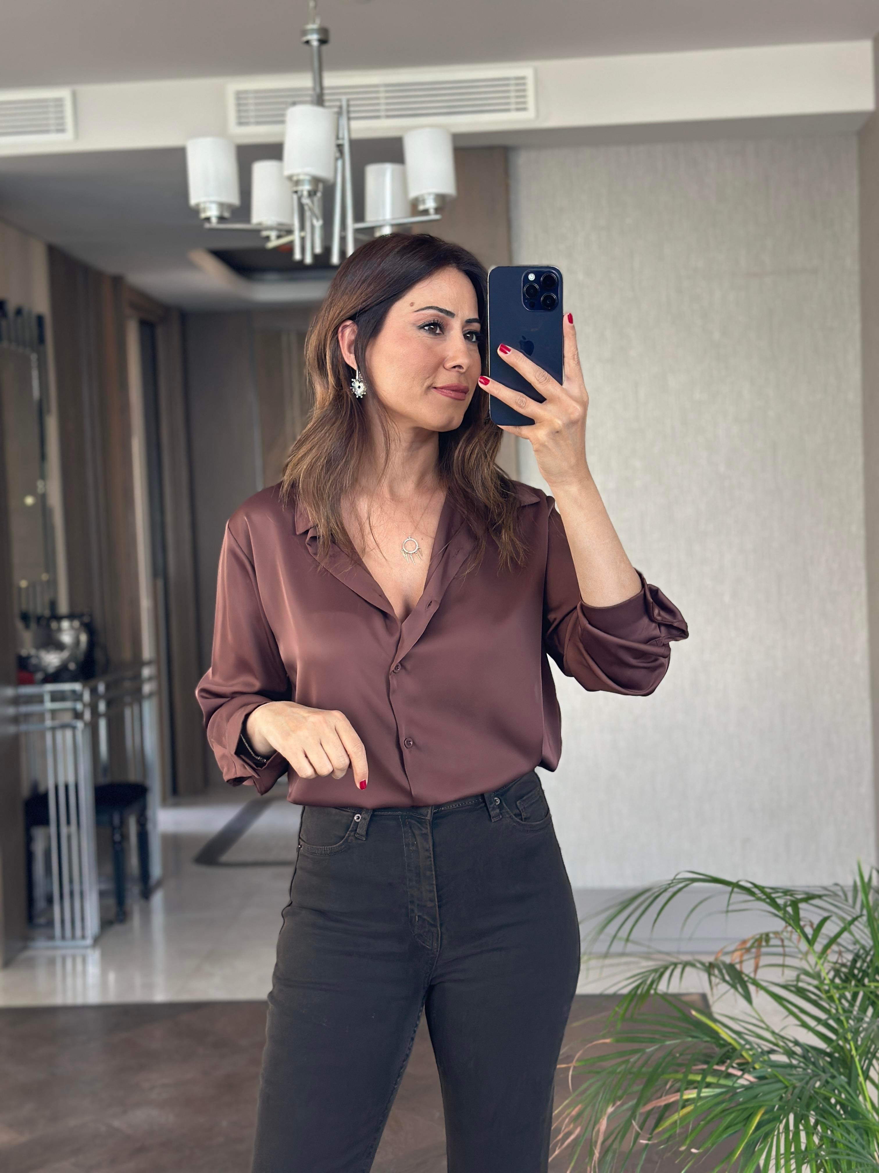 Kahverengi Karol Uzun Kol Saten Kadın Gömlek